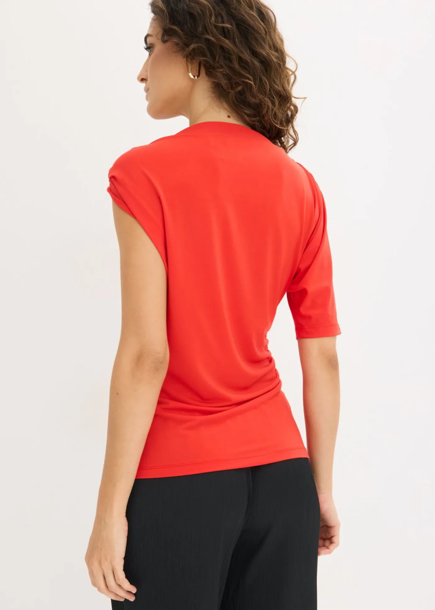 bonprix bonprix Camiseta con escote asimétrico fresa Discount