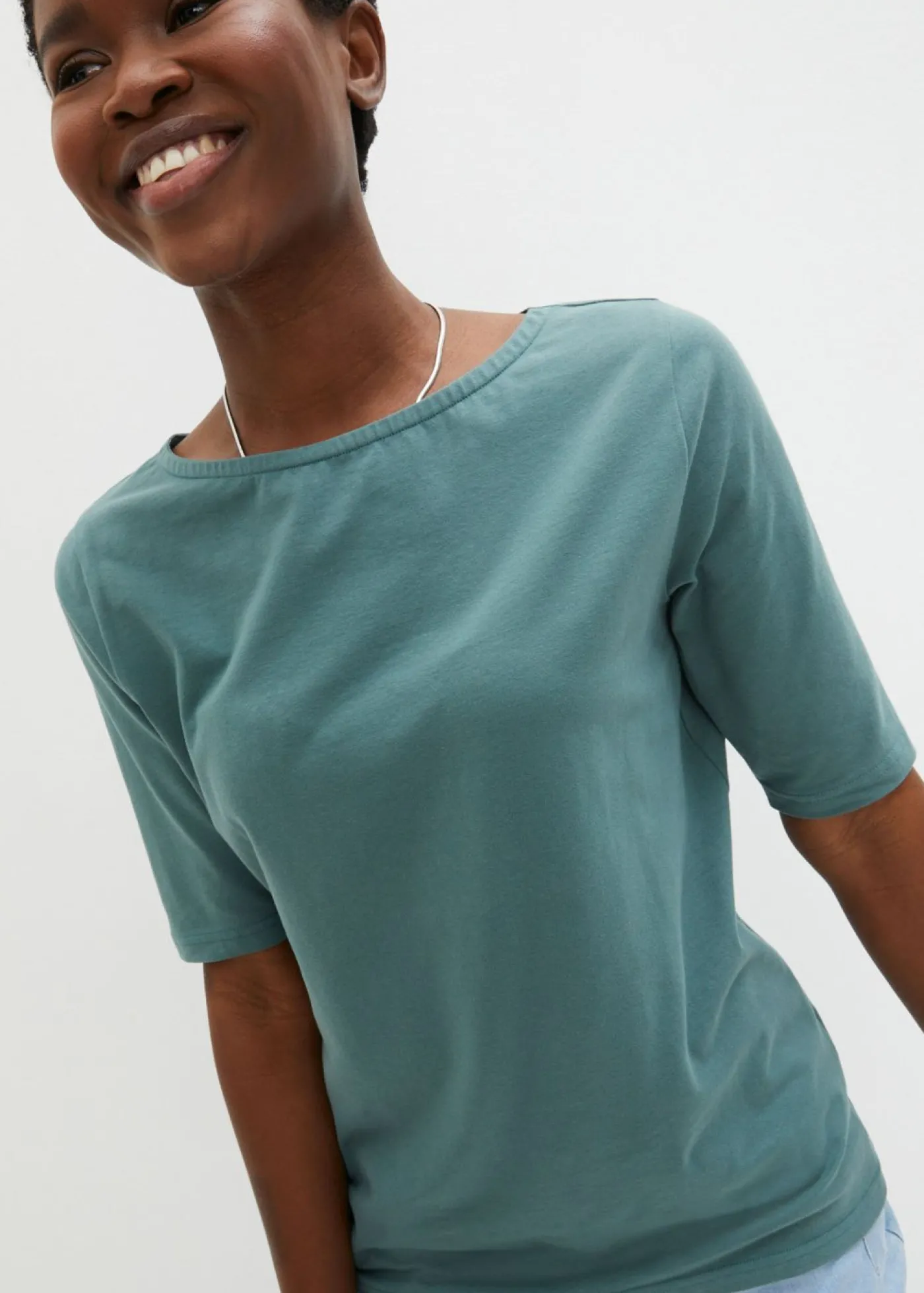 bonprix bonprix Camiseta con escote en U y media manga Verde grisáceo Outlet
