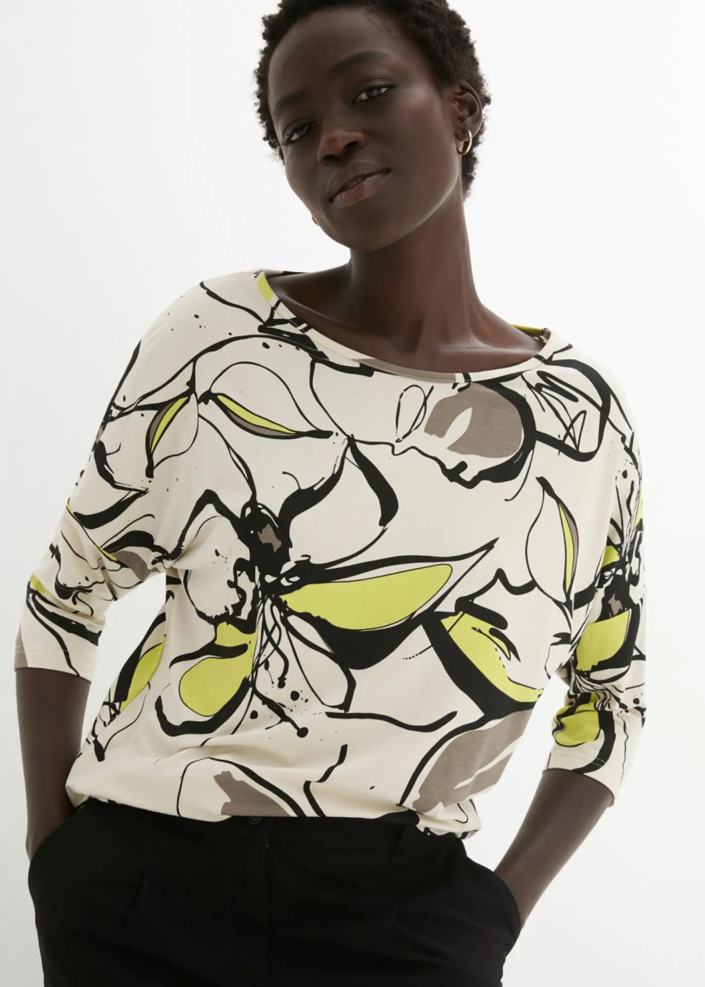 bonprix bonprix Camiseta con estampado de flores crudo-negro con flores Outlet