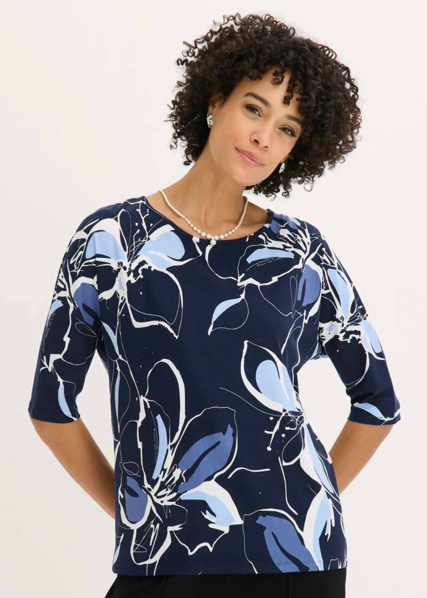 bonprix bonprix Camiseta con estampado de flores Azul marino-blanco lana de flores Best