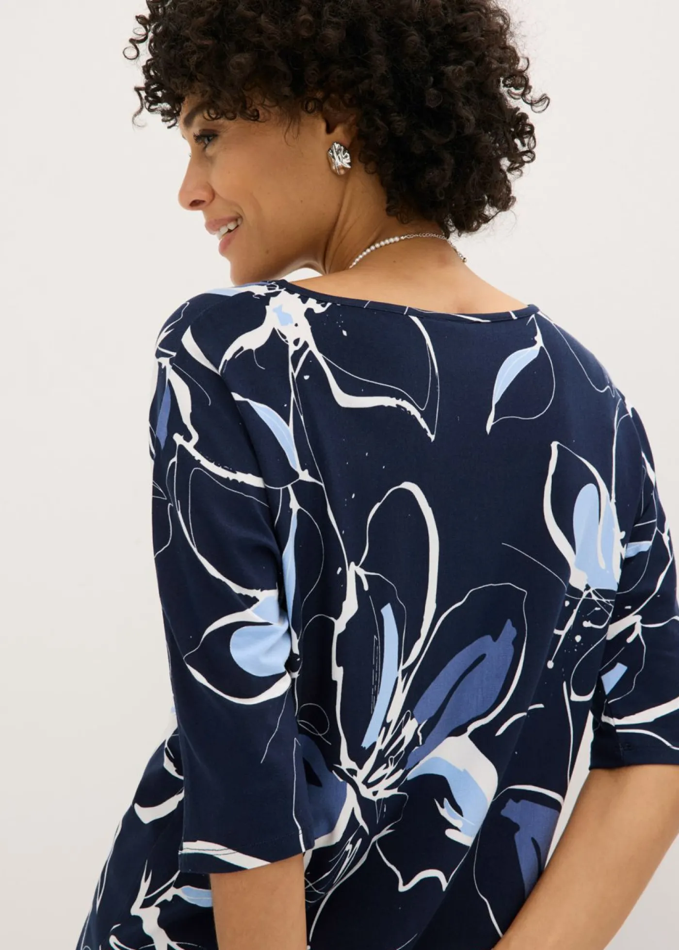 bonprix bonprix Camiseta con estampado de flores Azul marino-blanco lana de flores Best