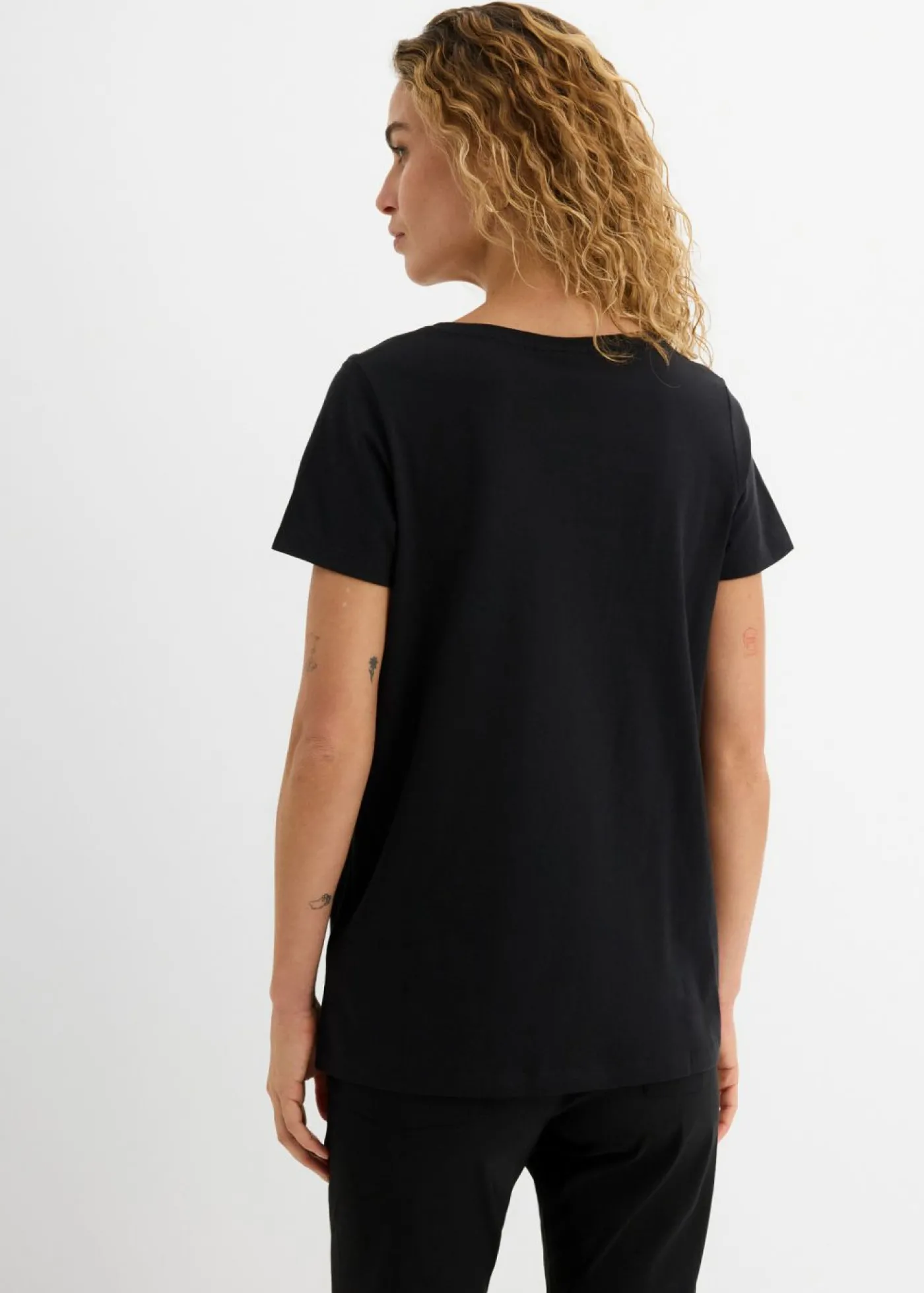bonprix bonprix Camiseta con estampado de corazón de algodón orgánico Negro estampado Outlet