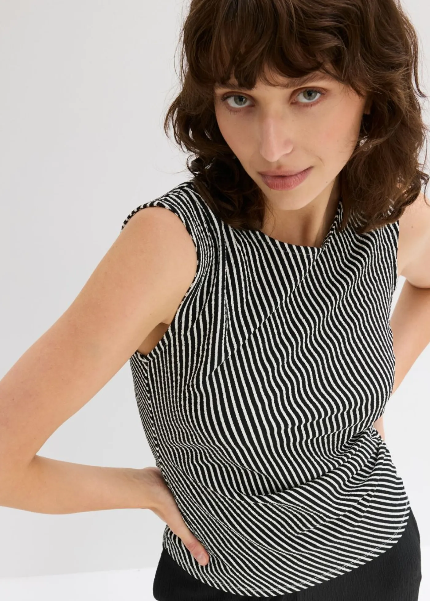 bonprix bonprix Camiseta con fruncido negro-blanco lana con rayas Best