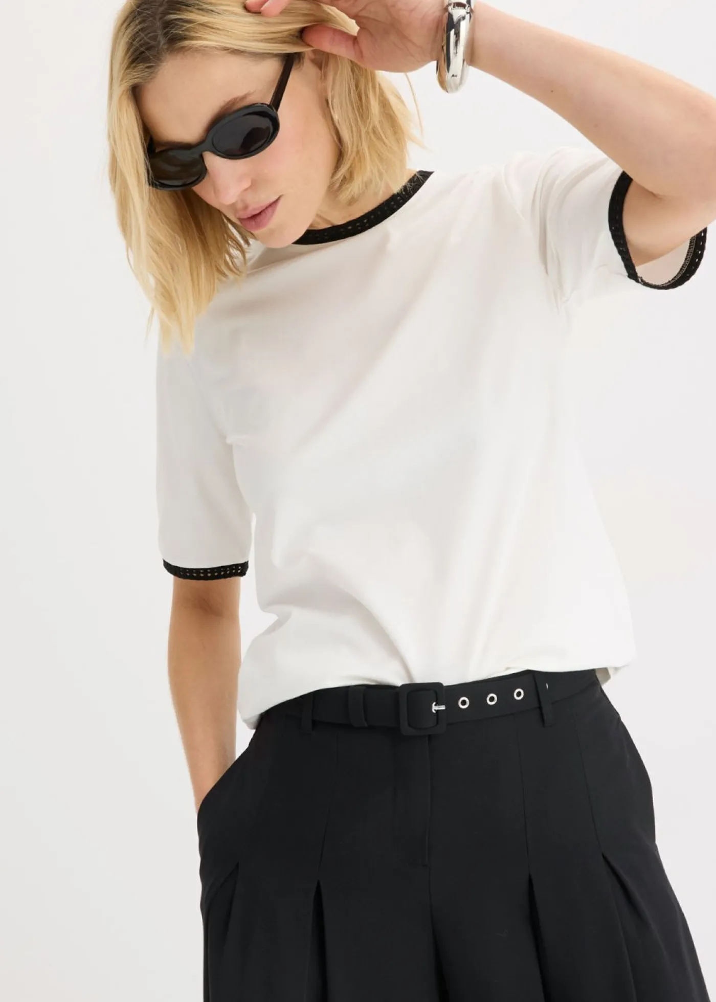 bonprix bonprix Camiseta con ribete de encaje Blanco lana-negro