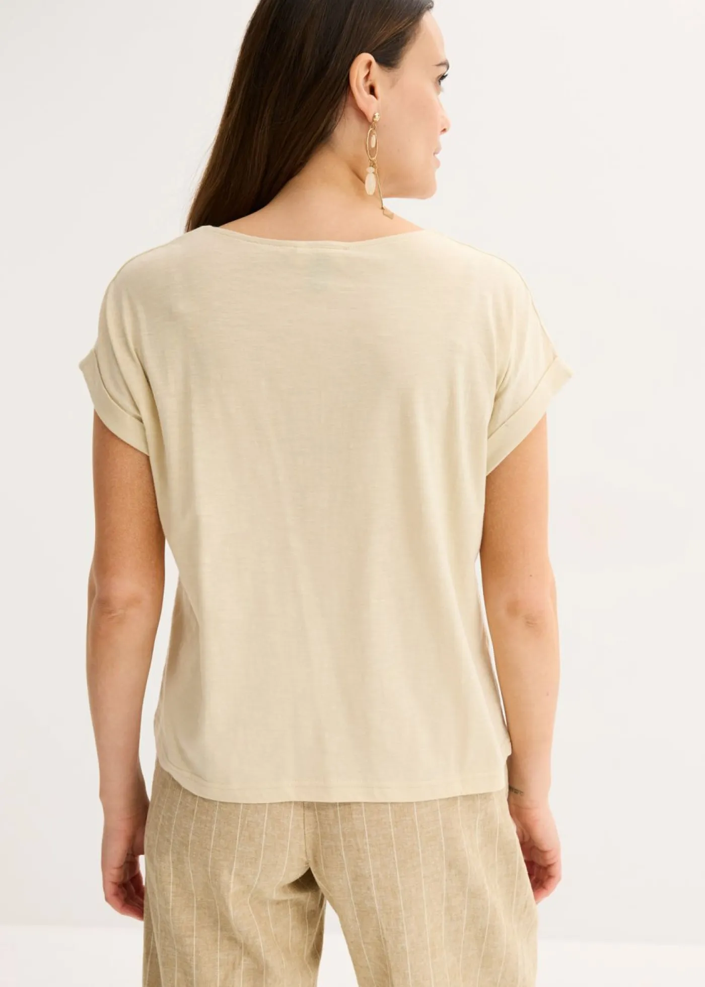 bonprix bonprix Camiseta de algodón con aplicación de tachuelas Arena claro Hot