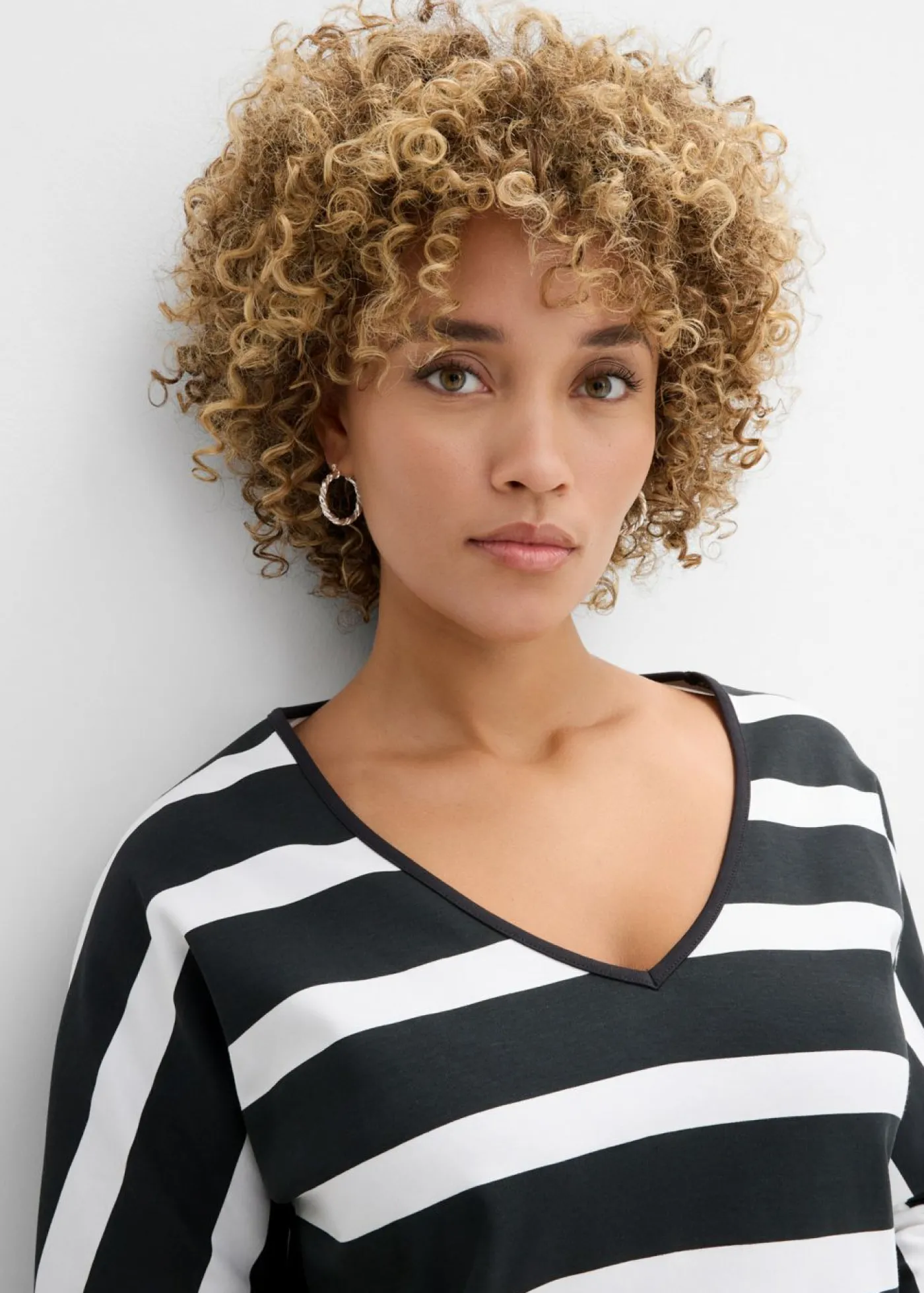 bonprix bonprix Camiseta de algodón orgánico puro con manga larga negro-blanco lana con rayas Clearance