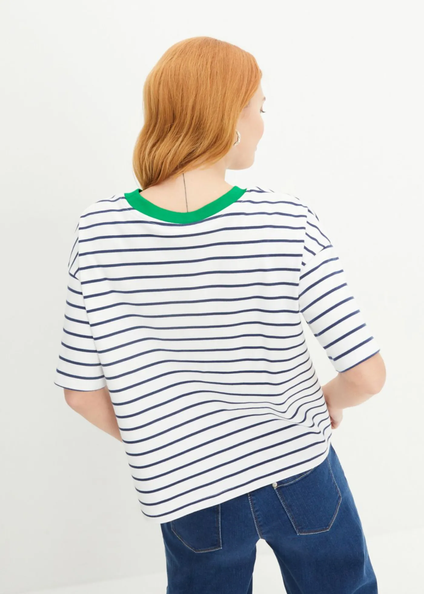 bonprix bonprix Camiseta de algodón orgánico puro Blanco-azul almirante-verde hierba de rayas Hot
