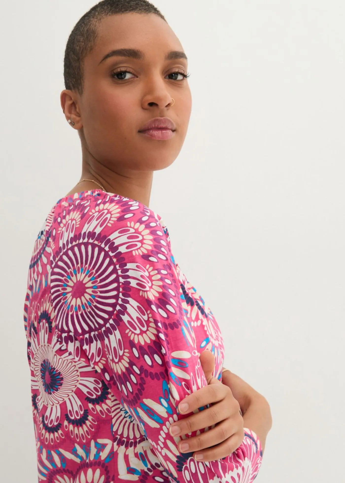 bonprix bonprix Camiseta de algodón orgánico puro Pink lady de flores Online