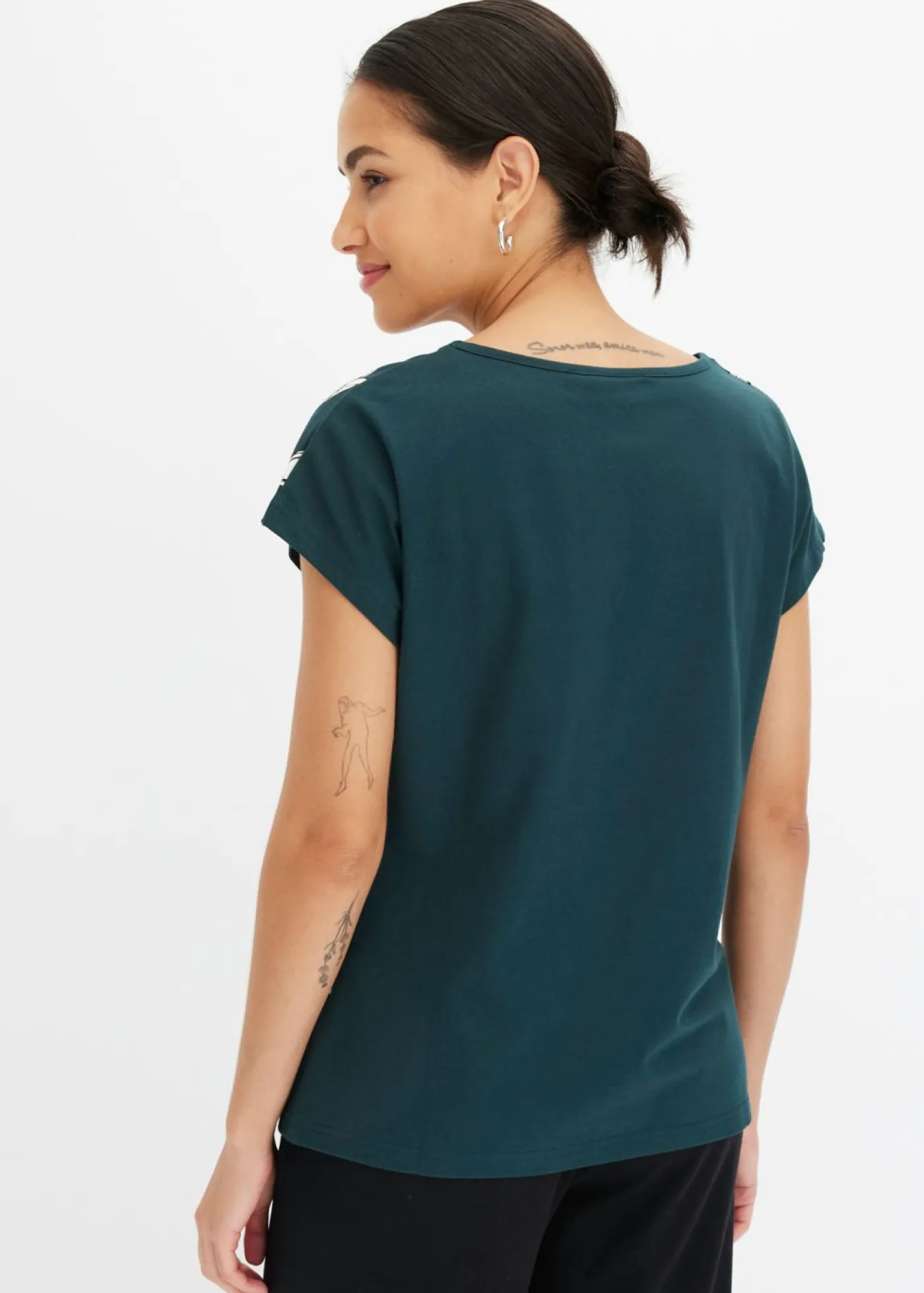 bonprix bonprix Camiseta de algodón orgánico con estampado de flores Verde intenso