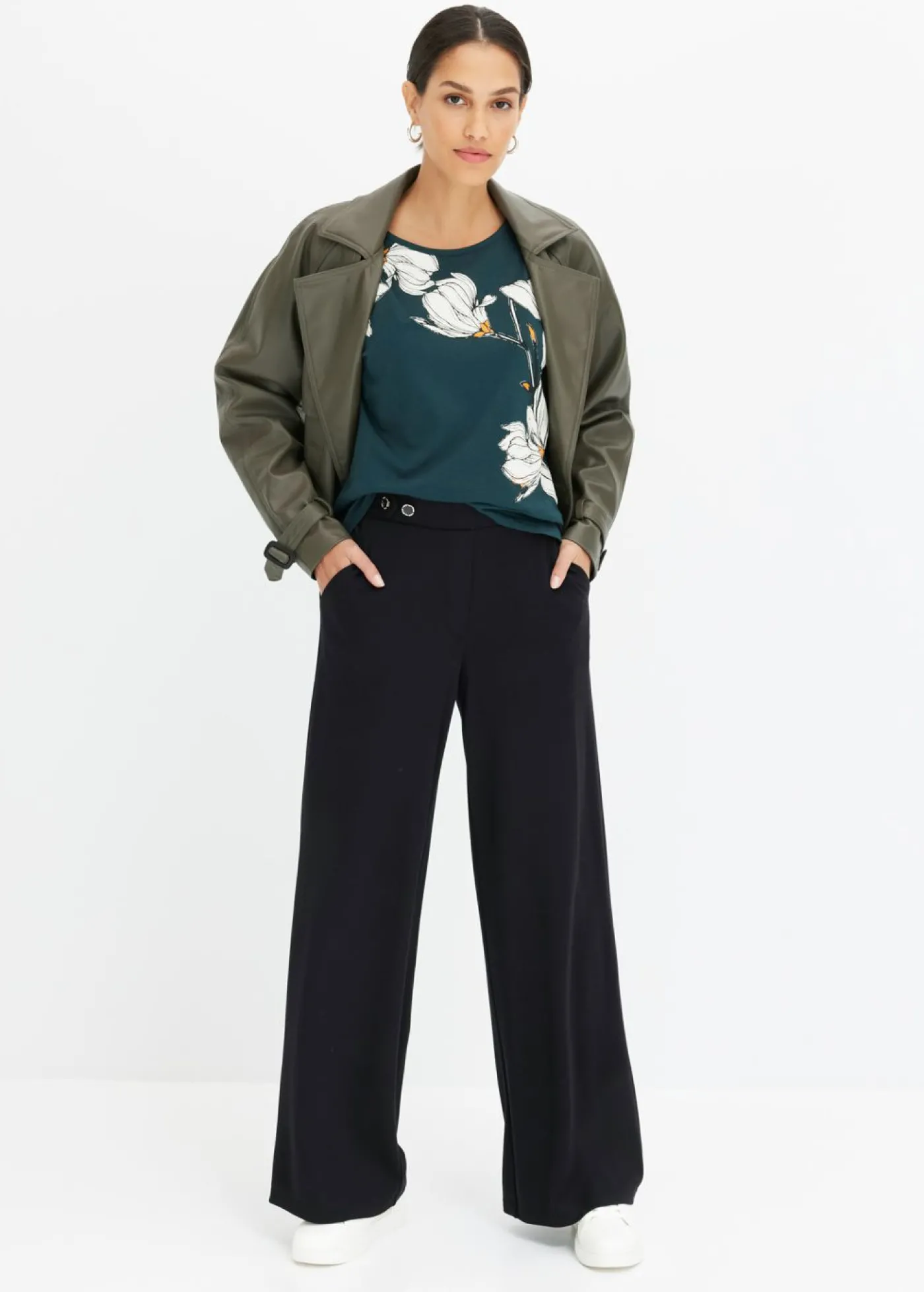 bonprix bonprix Camiseta de algodón orgánico con estampado de flores Verde intenso