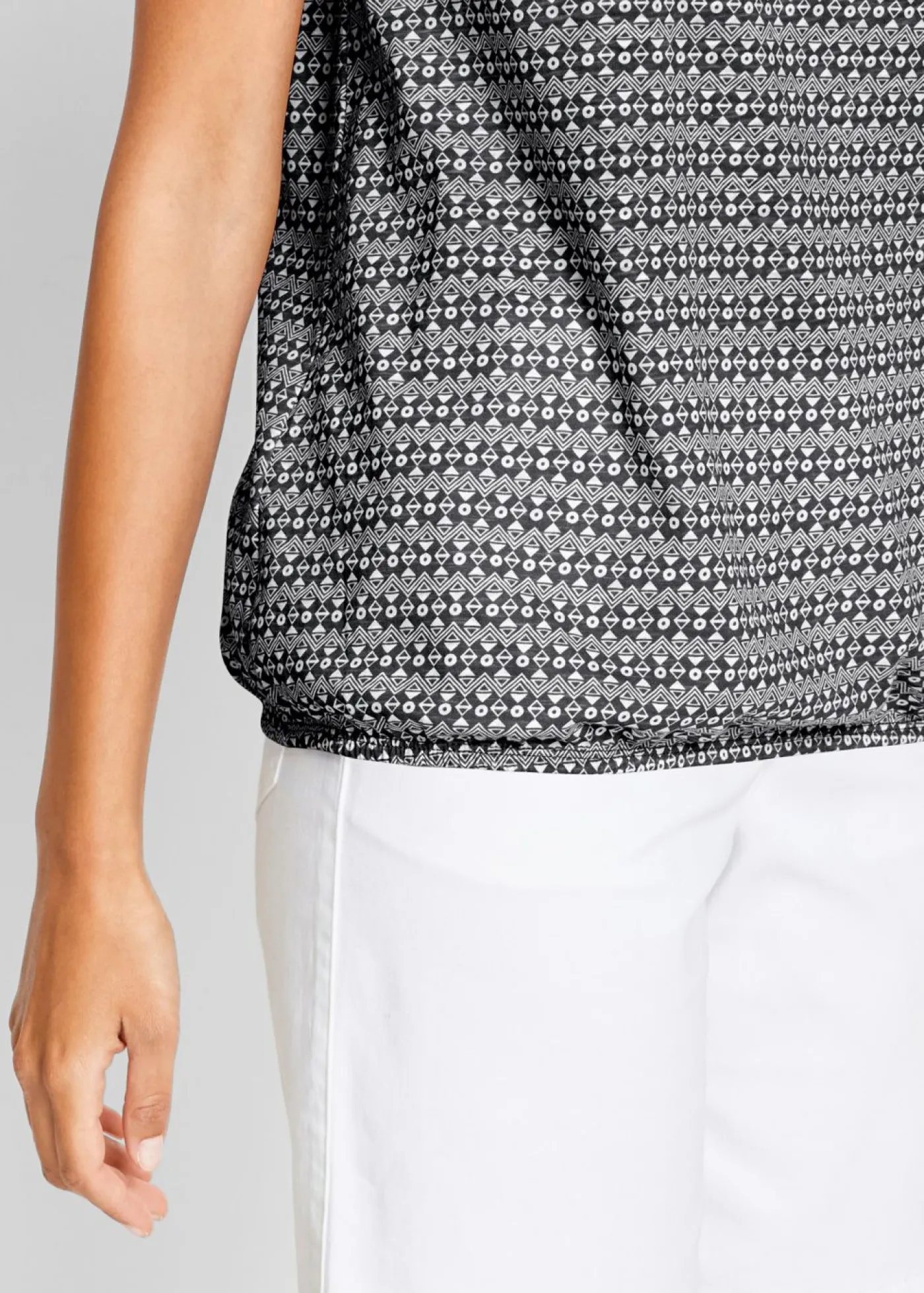 bonprix bonprix Camiseta de algodón puro Negro con estampado gráfico Hot