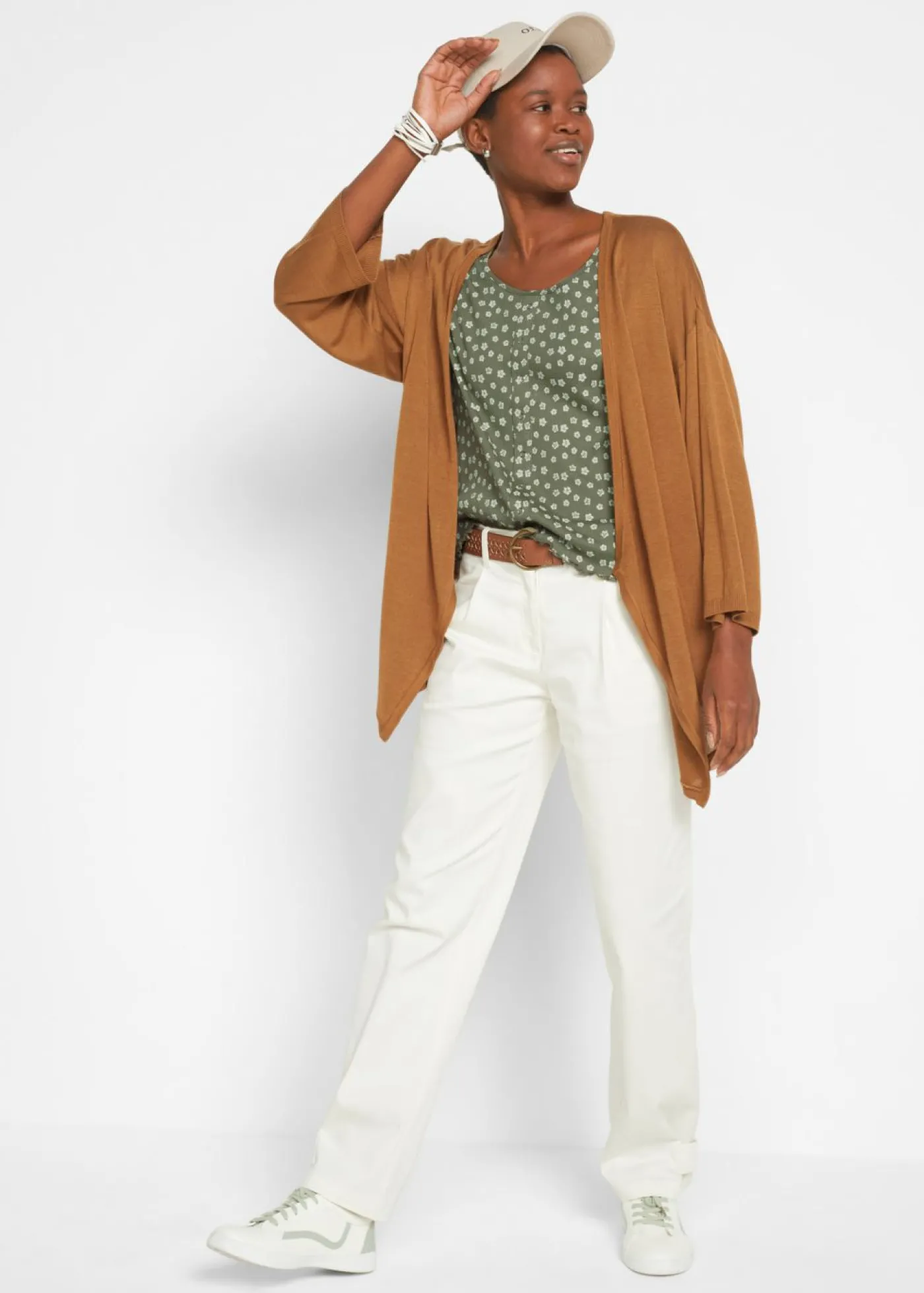 bonprix bonprix Camiseta de canalé con estampado de flores y manga corta Verde oliva de flores