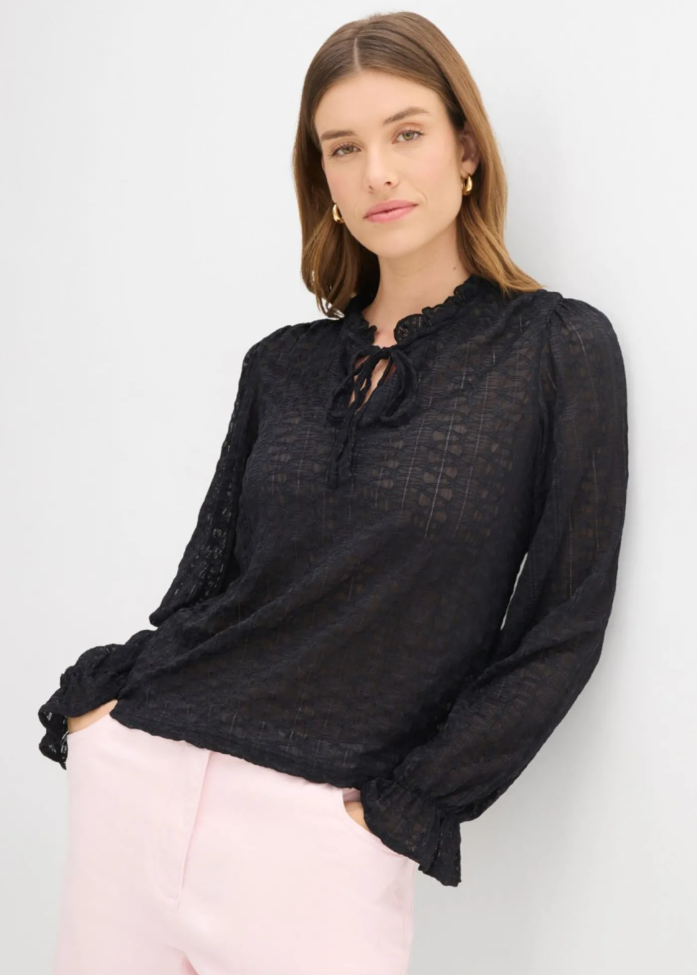 bonprix bonprix Camiseta de encaje con mangas abullonadas Negro Discount