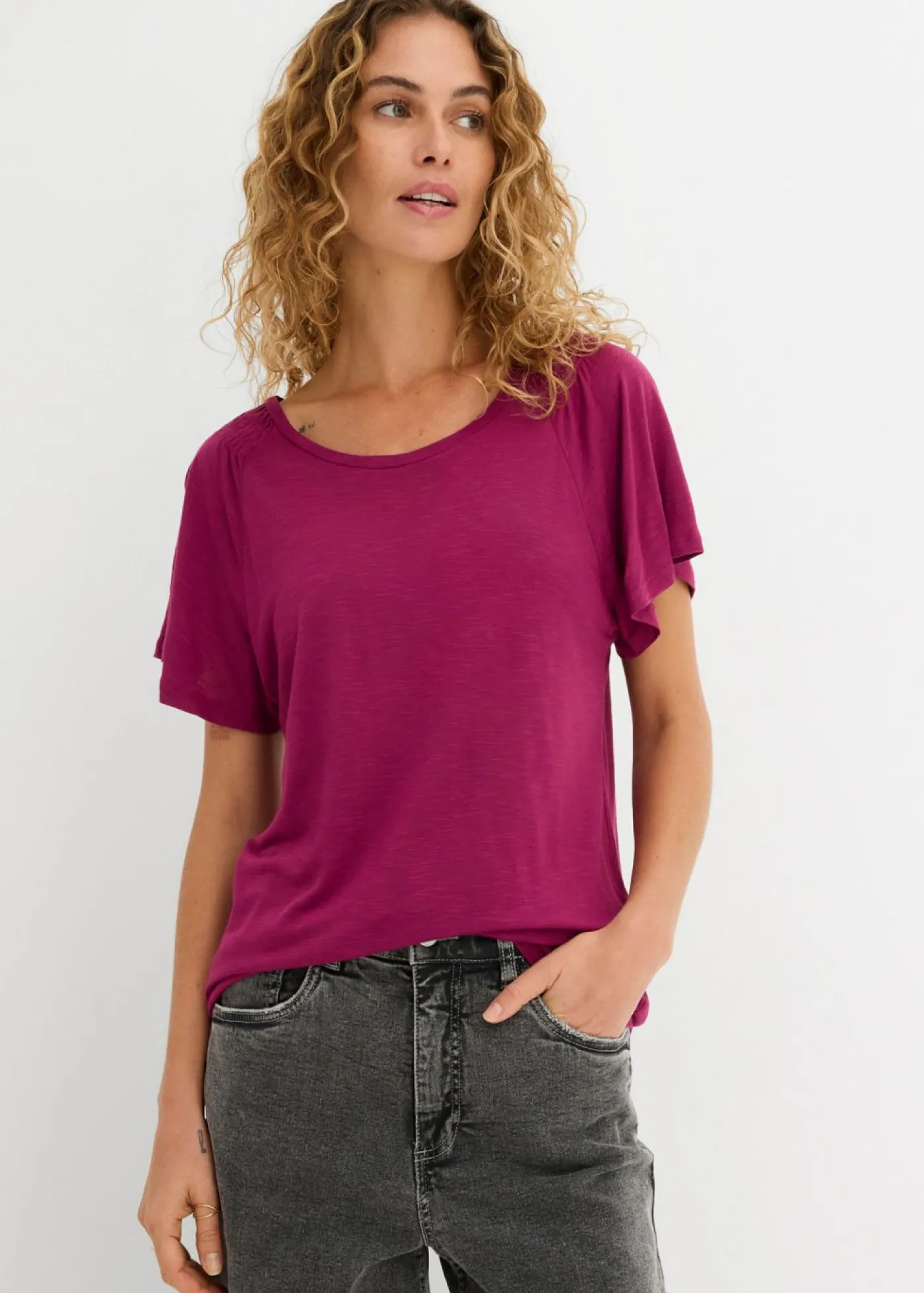 bonprix bonprix Camiseta de hilo flameado con mangas de murciélago Baya Best