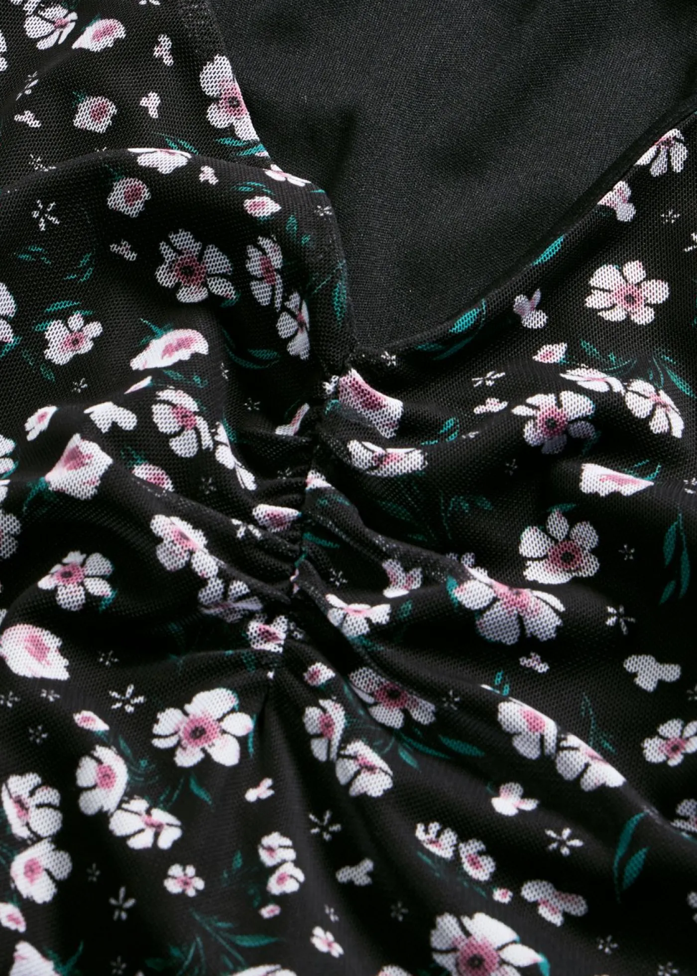 bonprix bonprix Camiseta de malla delicada Negro de flores