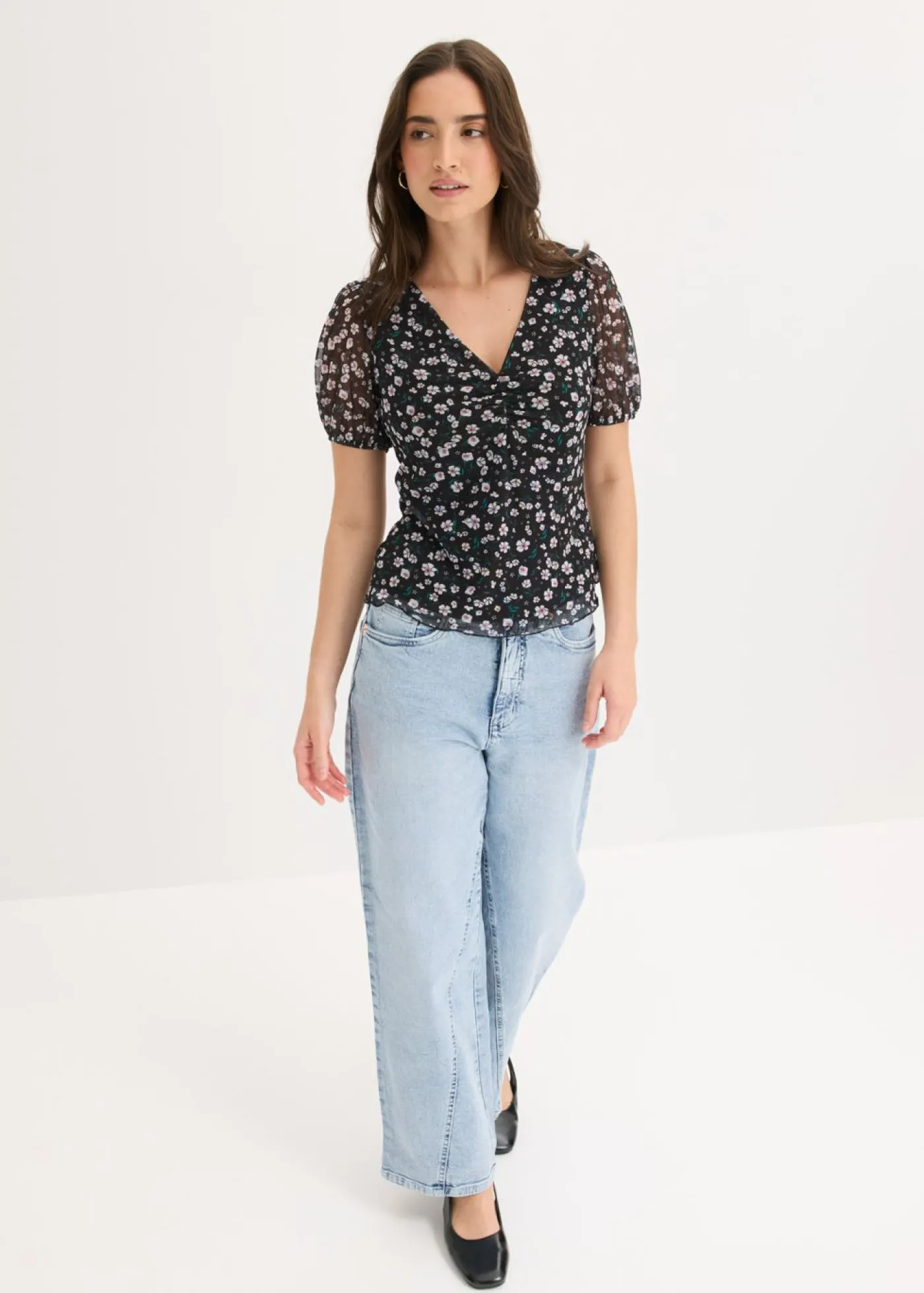 bonprix bonprix Camiseta de malla delicada Negro de flores