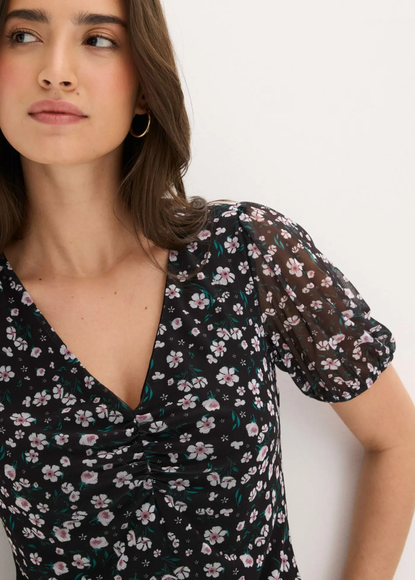 bonprix bonprix Camiseta de malla delicada Negro de flores