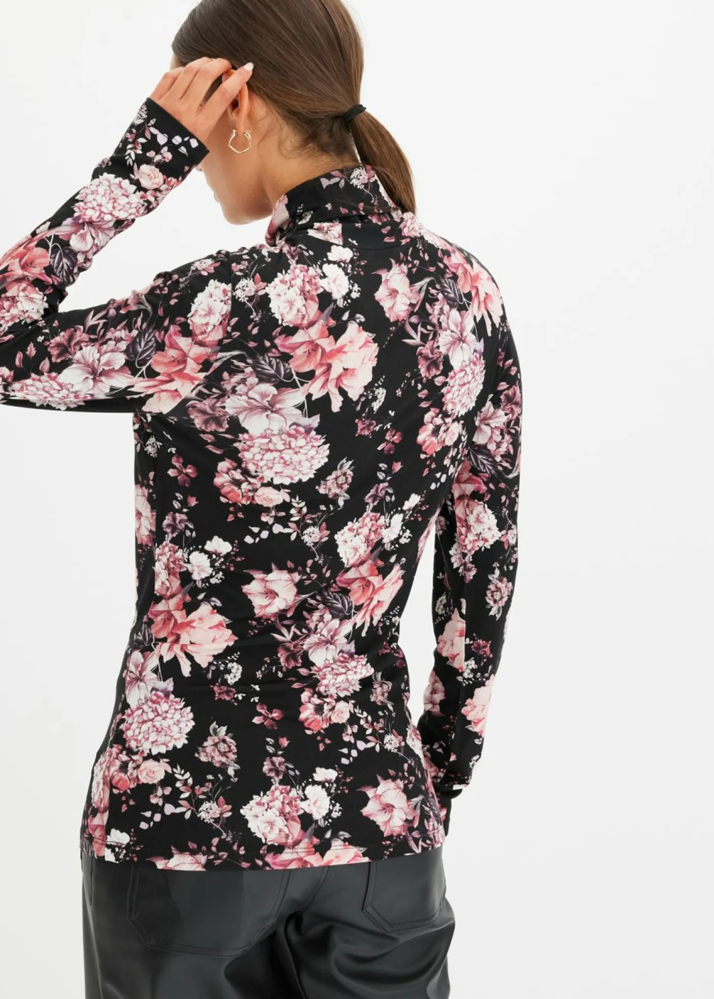 bonprix bonprix Camiseta de manga larga de suave mezcla de viscosa Negro con flores New