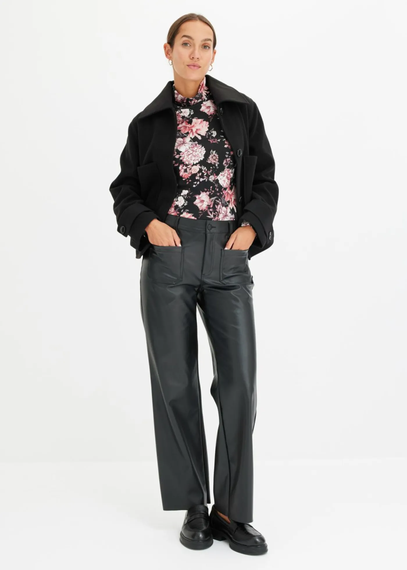 bonprix bonprix Camiseta de manga larga de suave mezcla de viscosa Negro con flores New