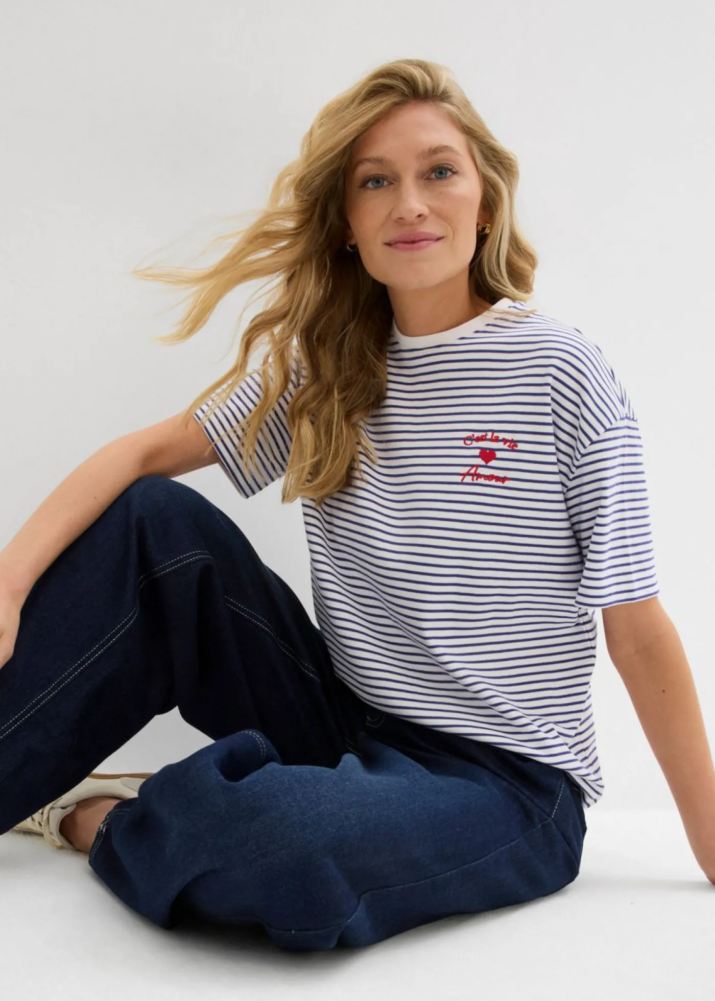 bonprix bonprix Camiseta de rayas con bordado azul marino-blanco con rayas New