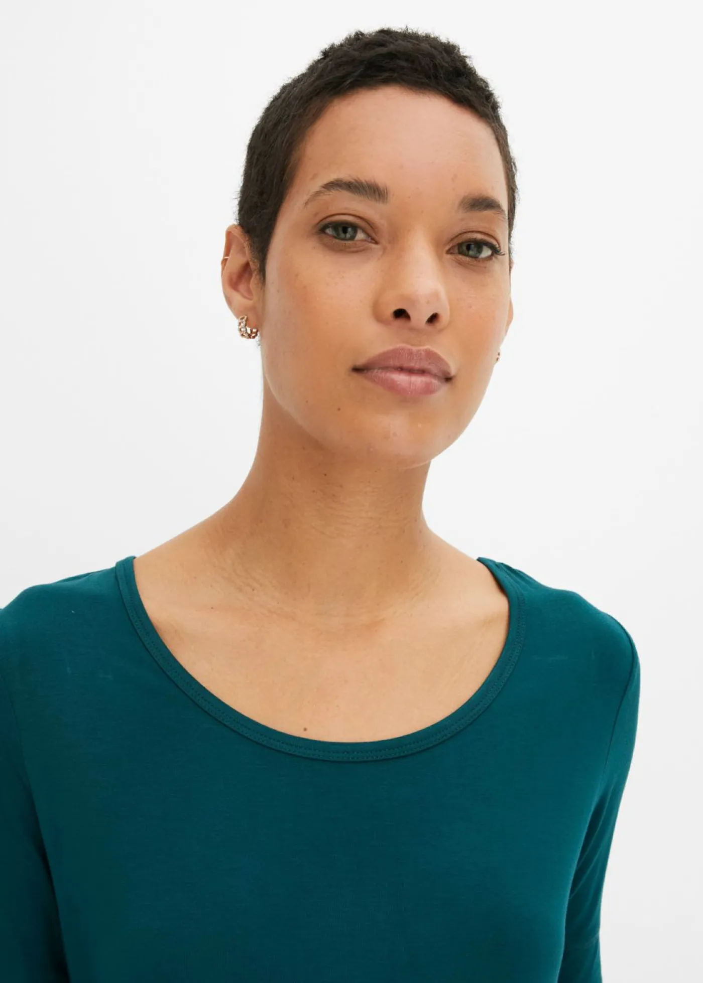 bonprix bonprix Camiseta de suave mezcla de viscosa Verde intenso Hot