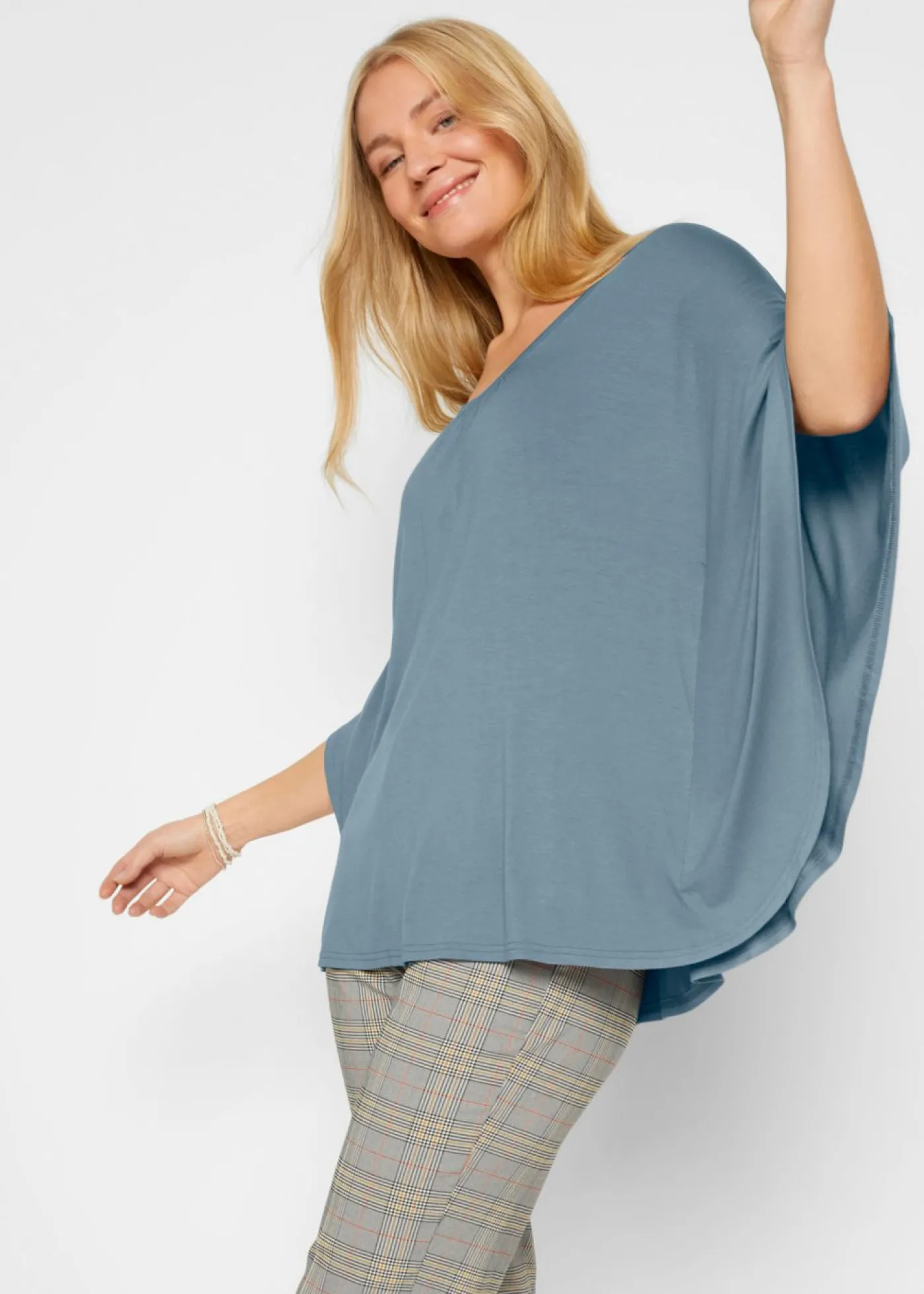 bonprix bonprix Camiseta de viscosa con mangas de murciélago verde mar New