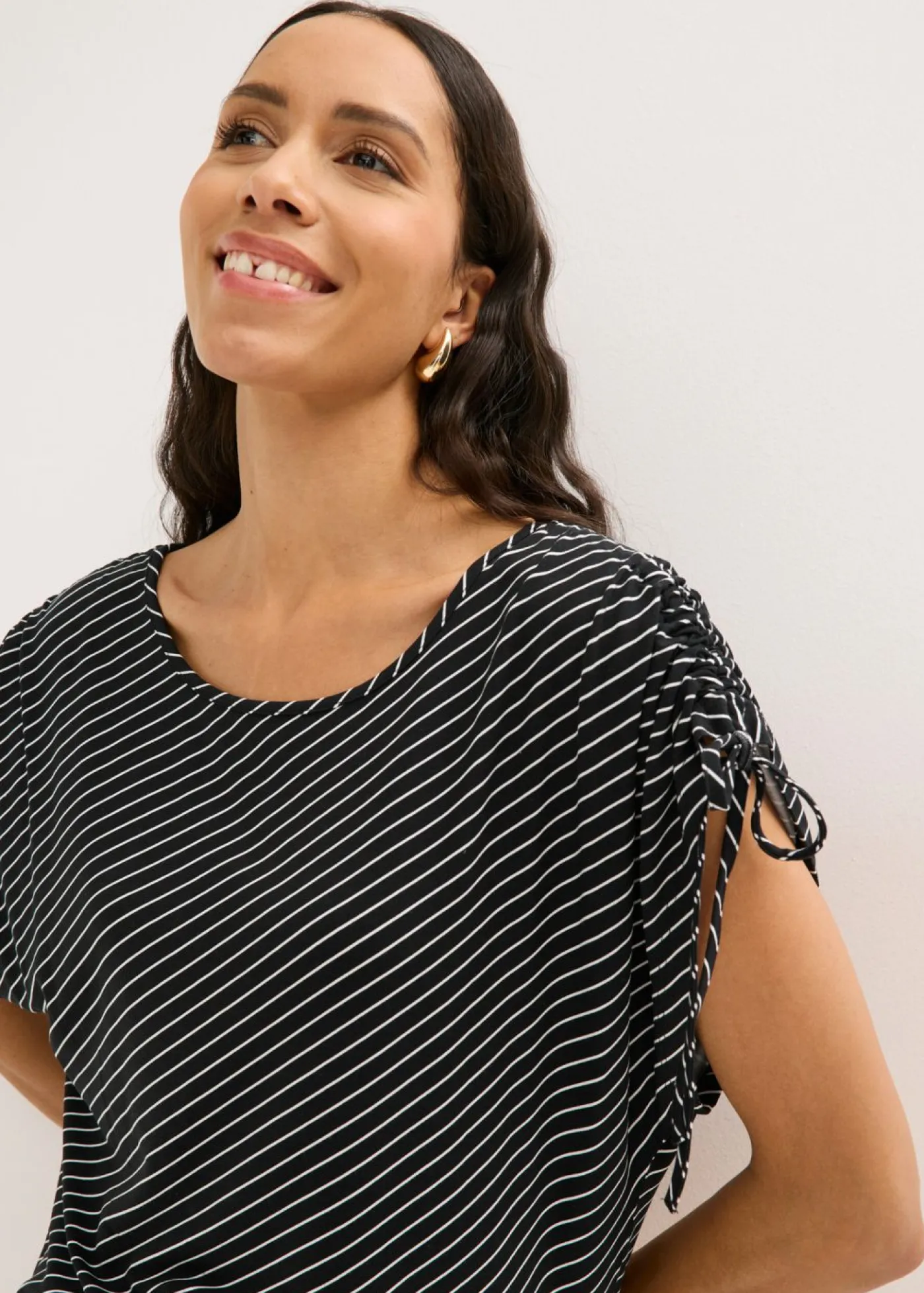 bonprix bonprix Camiseta de viscosa suave Blanco-negro de rayas Best
