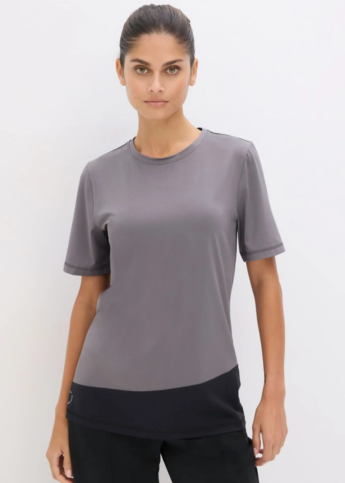 bonprix bonprix Camiseta deportiva con aspecto estructurado granito-negro Online