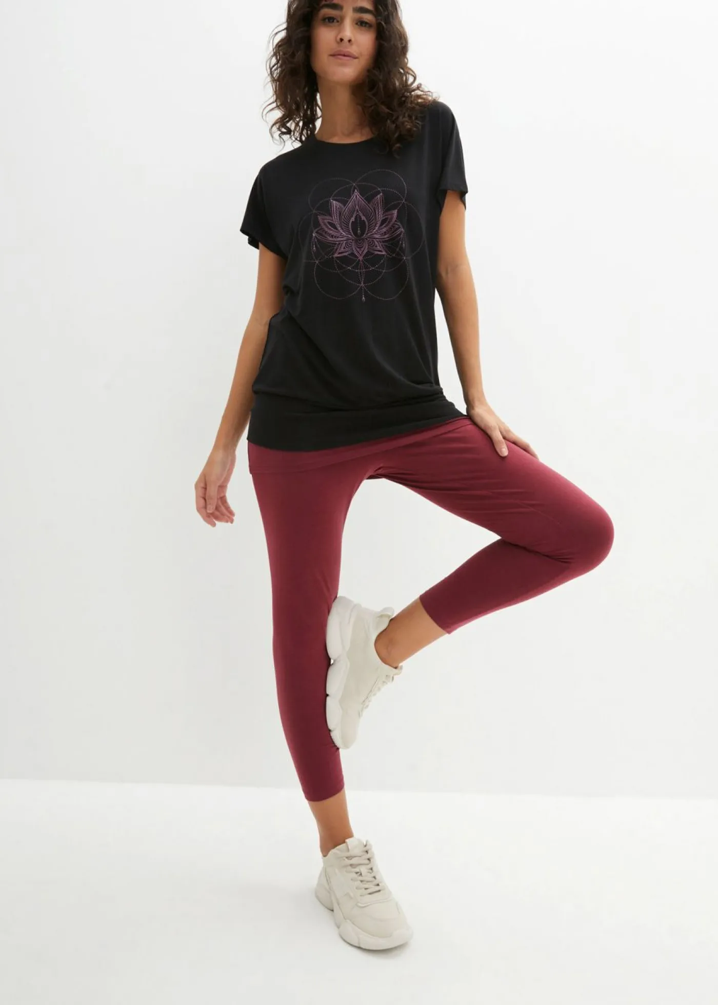bonprix bonprix Camiseta deportiva con corte holgado Negro estampado Online