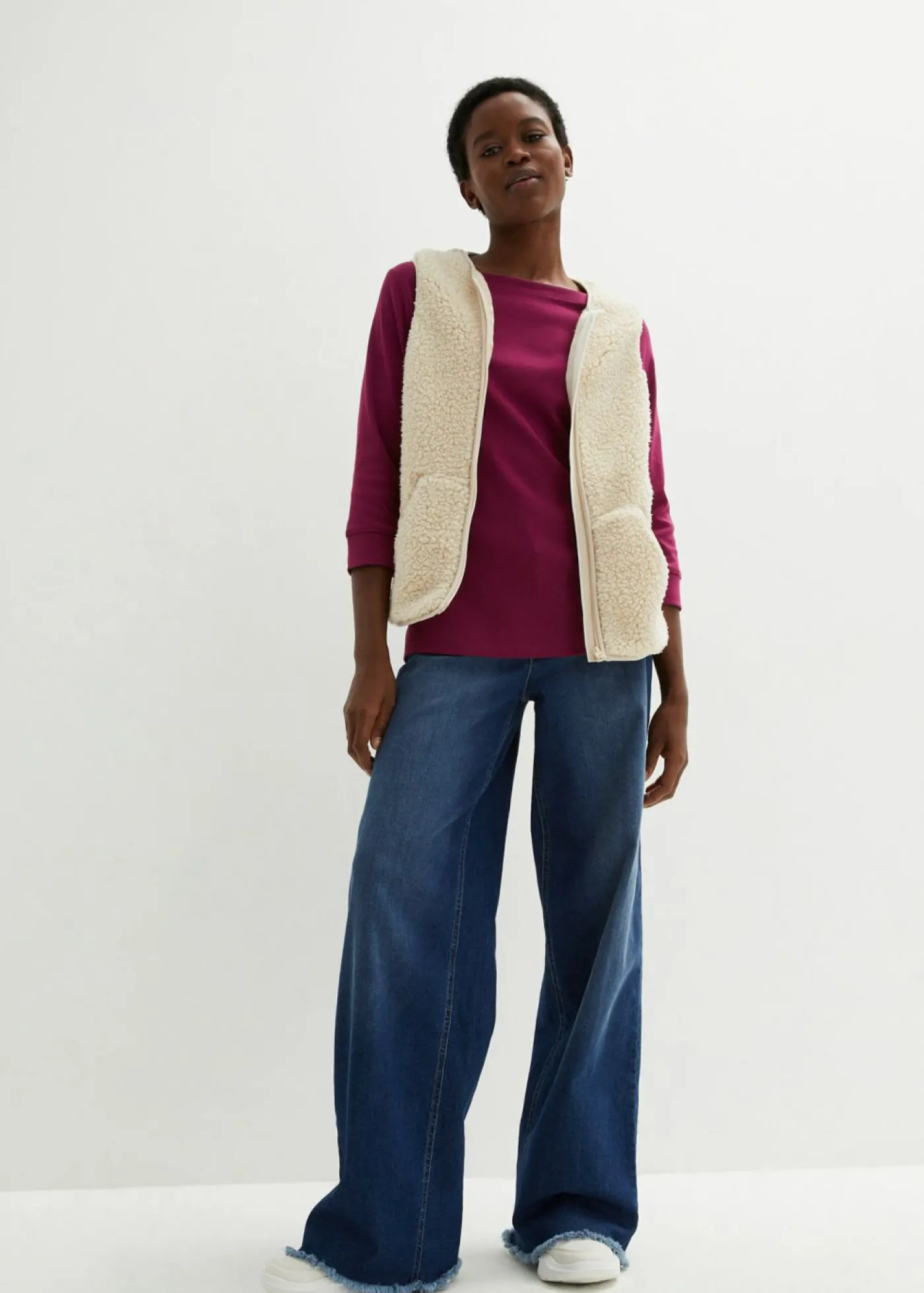 bonprix bonprix Camiseta elástica con escote en forma de U Baya Online