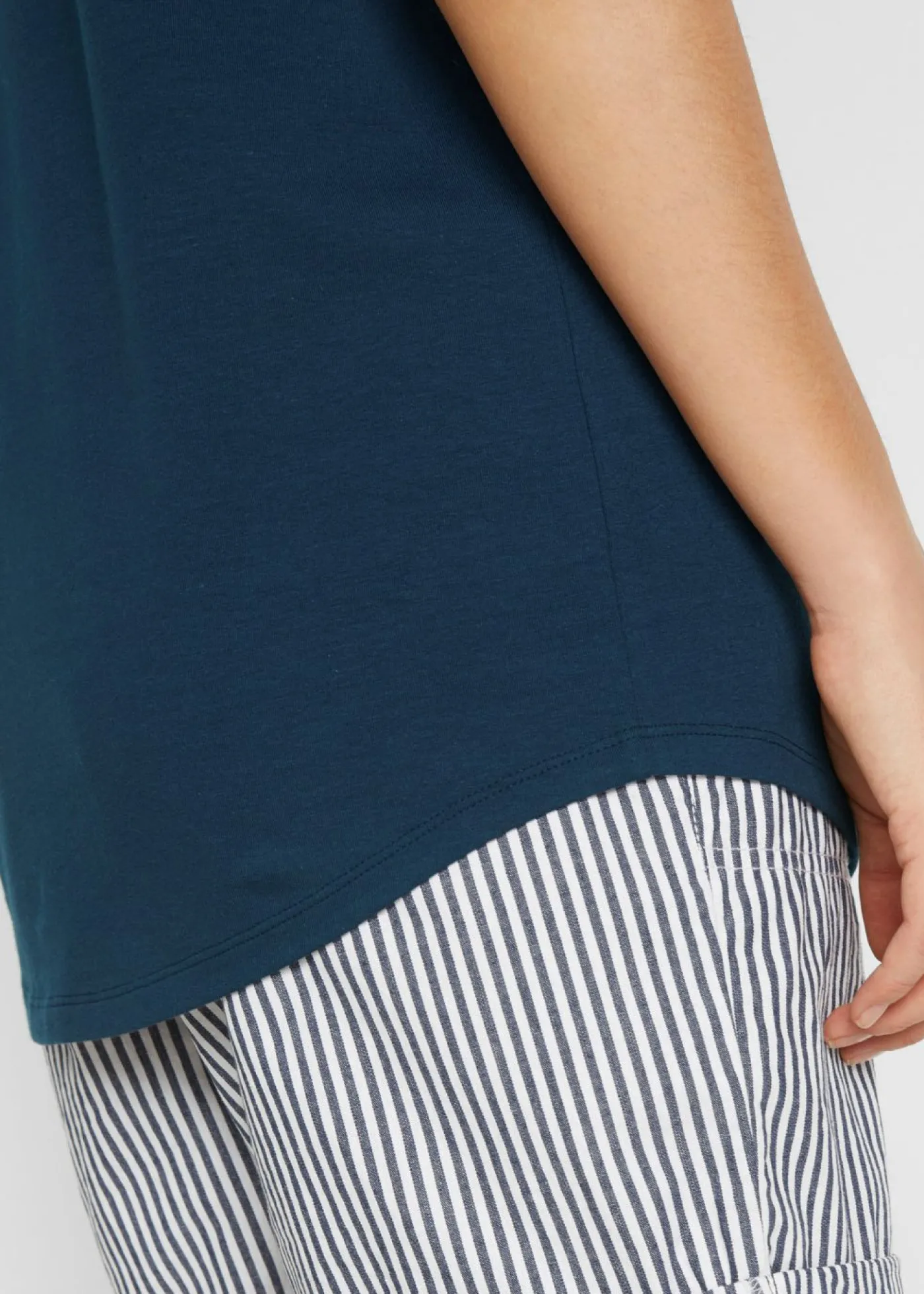 bonprix bonprix Camiseta en mezcla de algodón Azul marino estampado Online