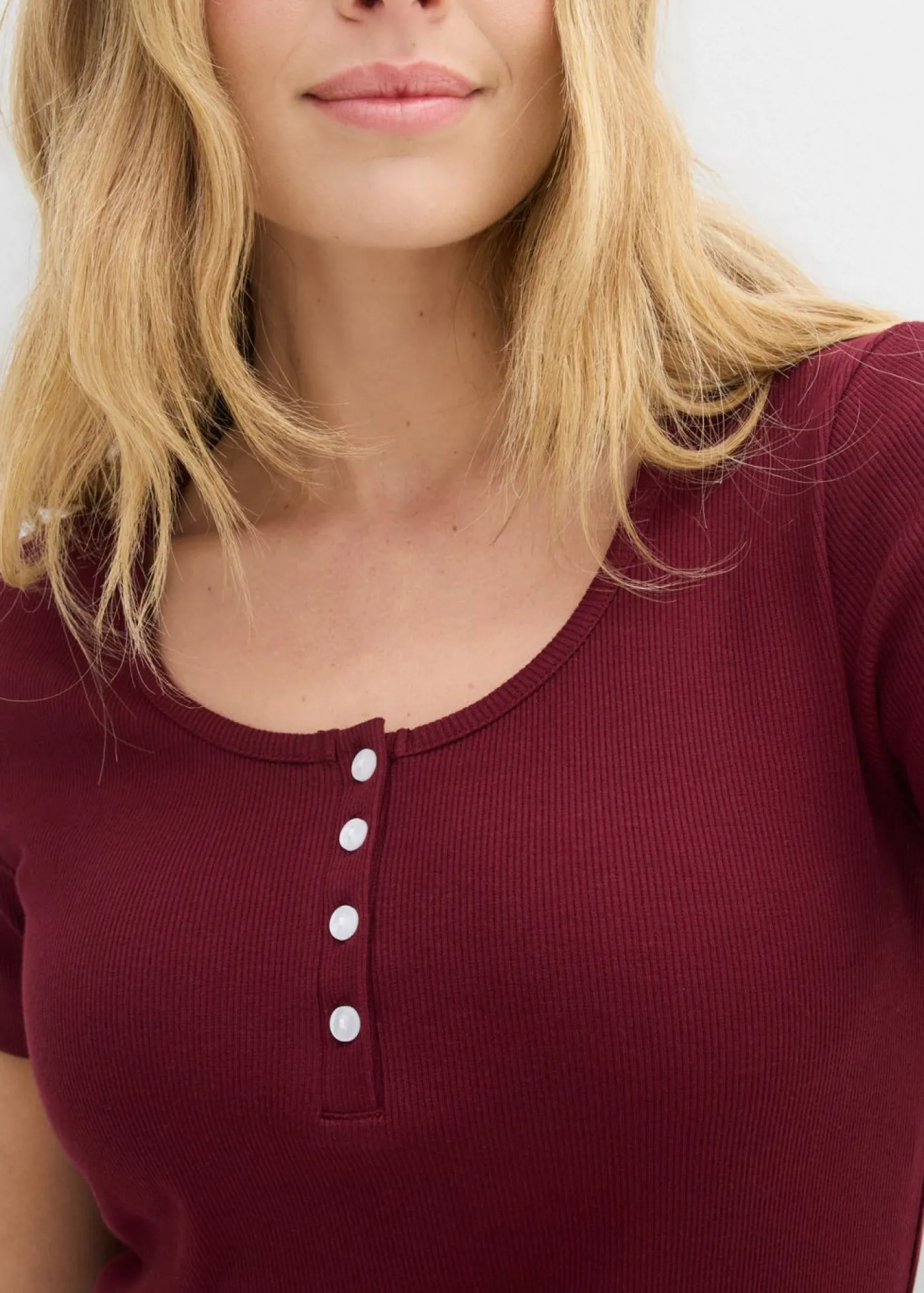 bonprix bonprix Camiseta henley con algodón orgánico puro rojo avellana Best