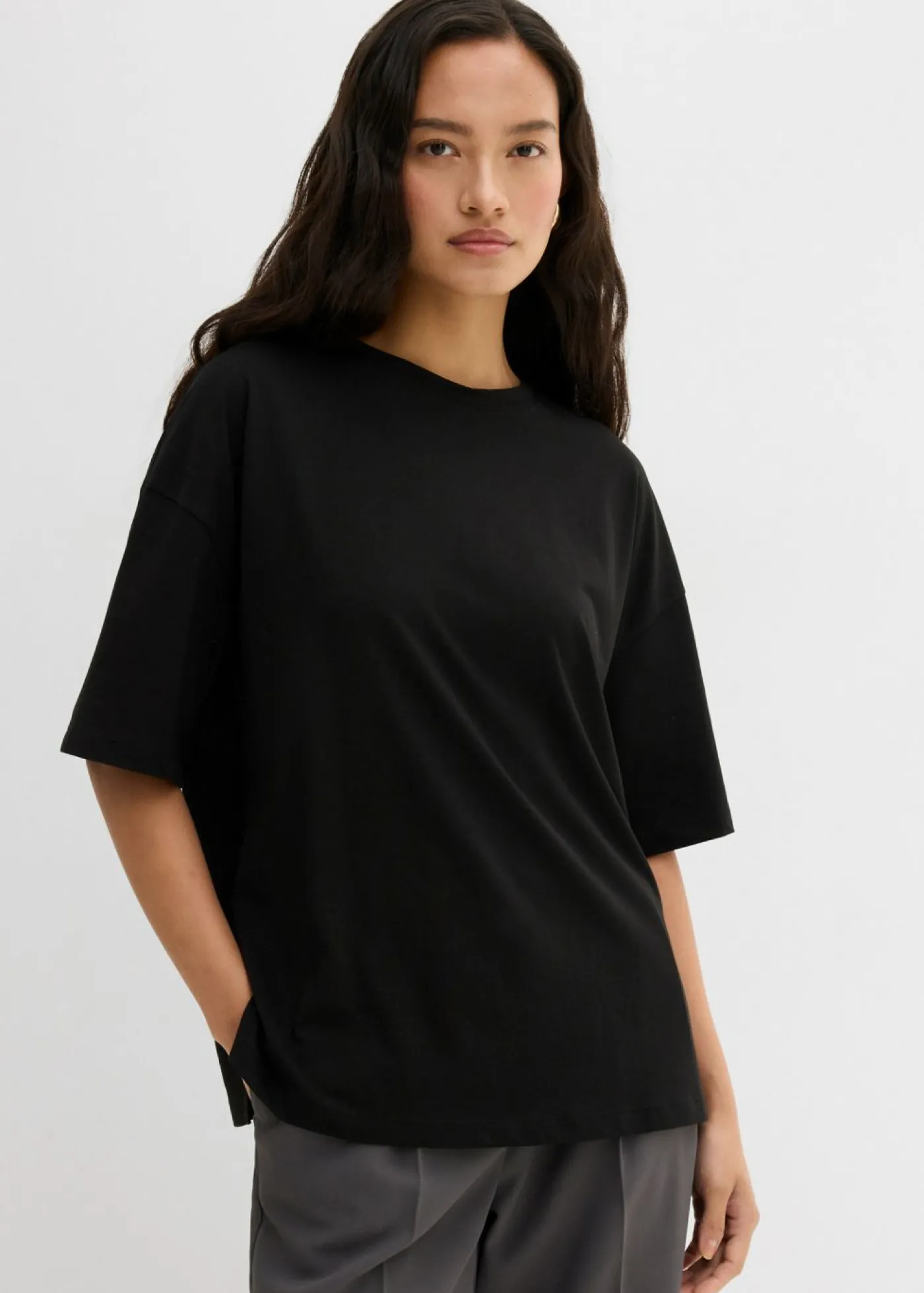 bonprix bonprix Camiseta holgada de mezcla de algodón Negro Outlet