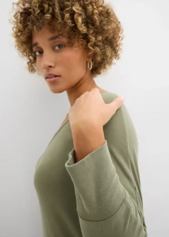 bonprix bonprix Camiseta holgada de viscosa fluida Verde oliva