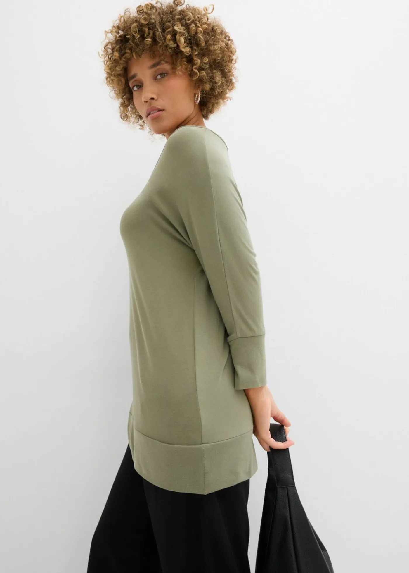 bonprix bonprix Camiseta holgada de viscosa fluida Verde oliva