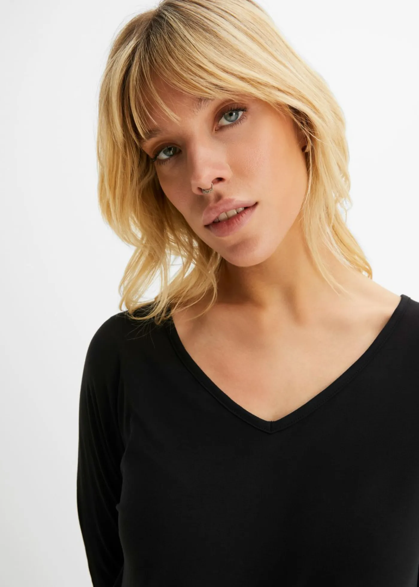 bonprix bonprix Camiseta holgada de viscosa fluida Negro Best