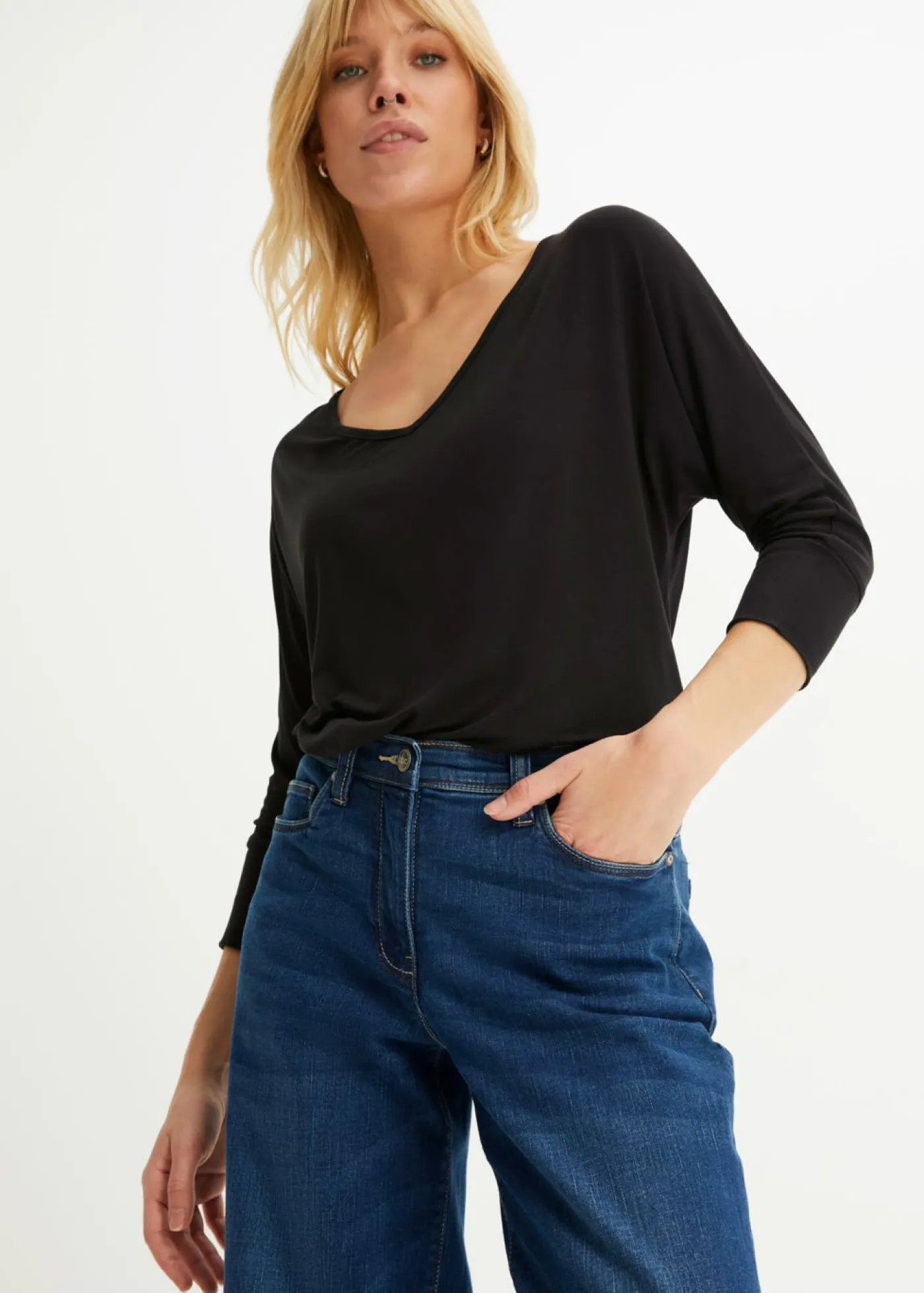 bonprix bonprix Camiseta holgada de viscosa fluida Negro Best