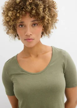 bonprix bonprix Camiseta larga asimétrica de mezcla de algodón y viscosa Verde oliva