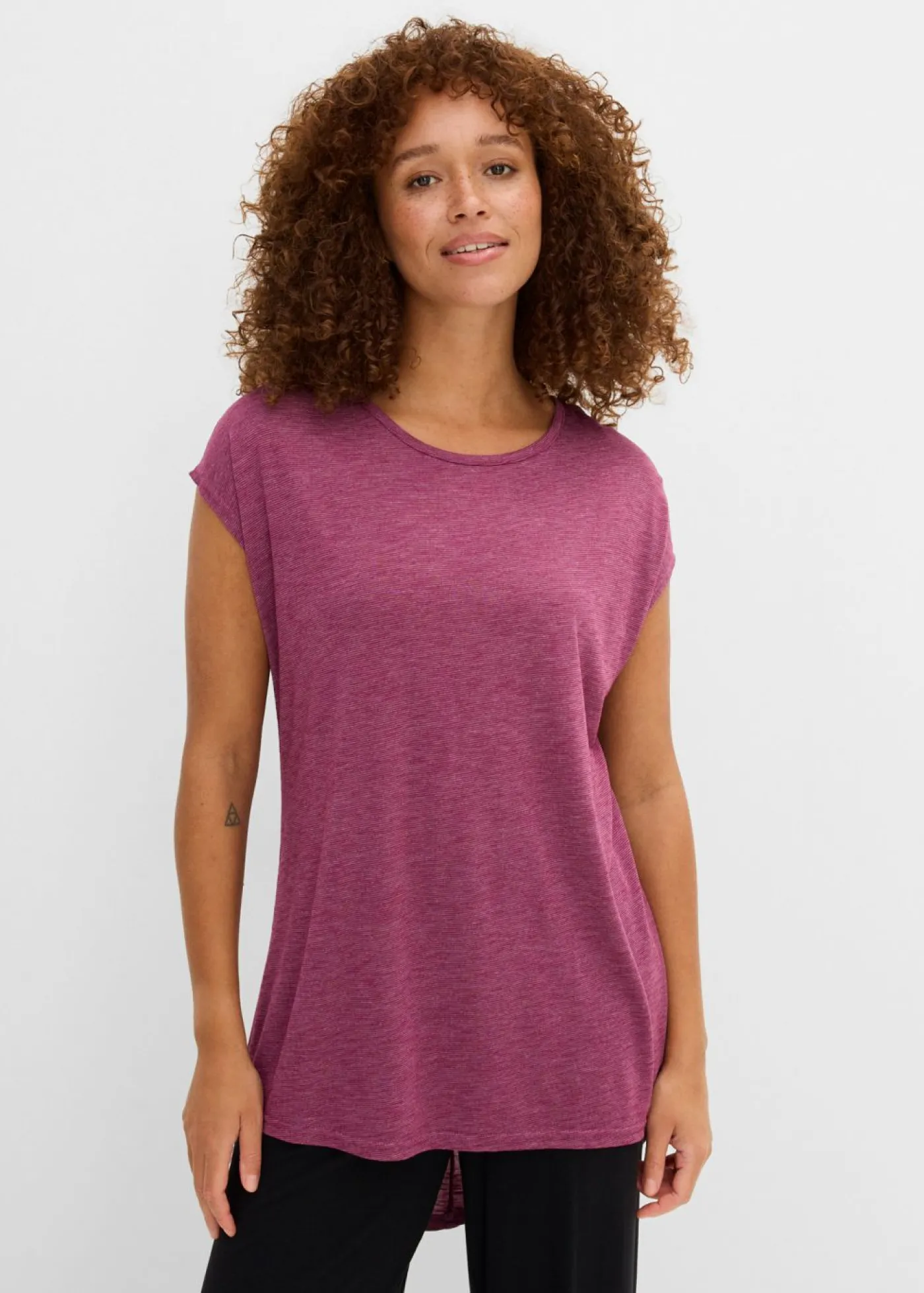 bonprix bonprix Camiseta larga de mezcla de viscosa Baya