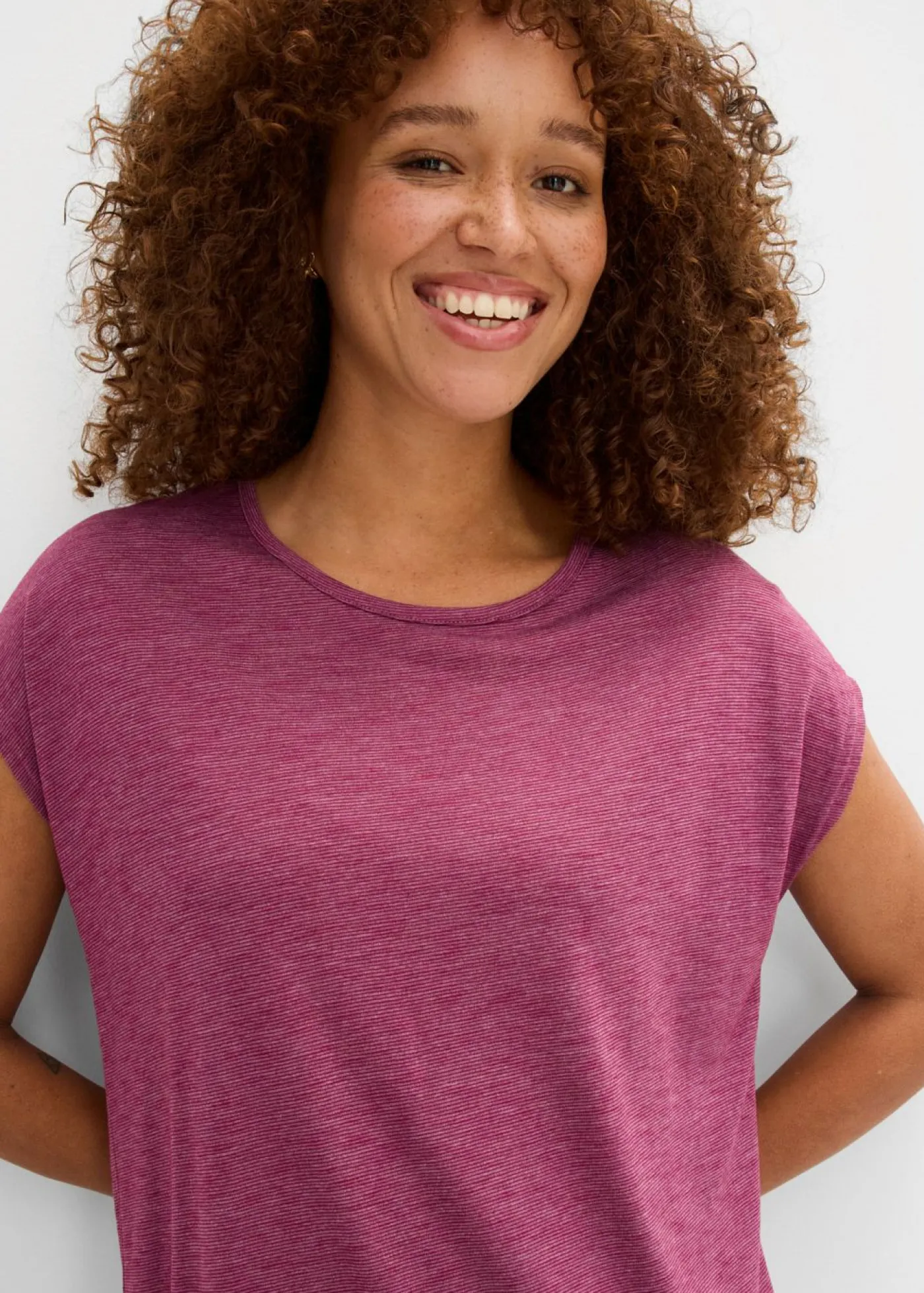 bonprix bonprix Camiseta larga de mezcla de viscosa Baya