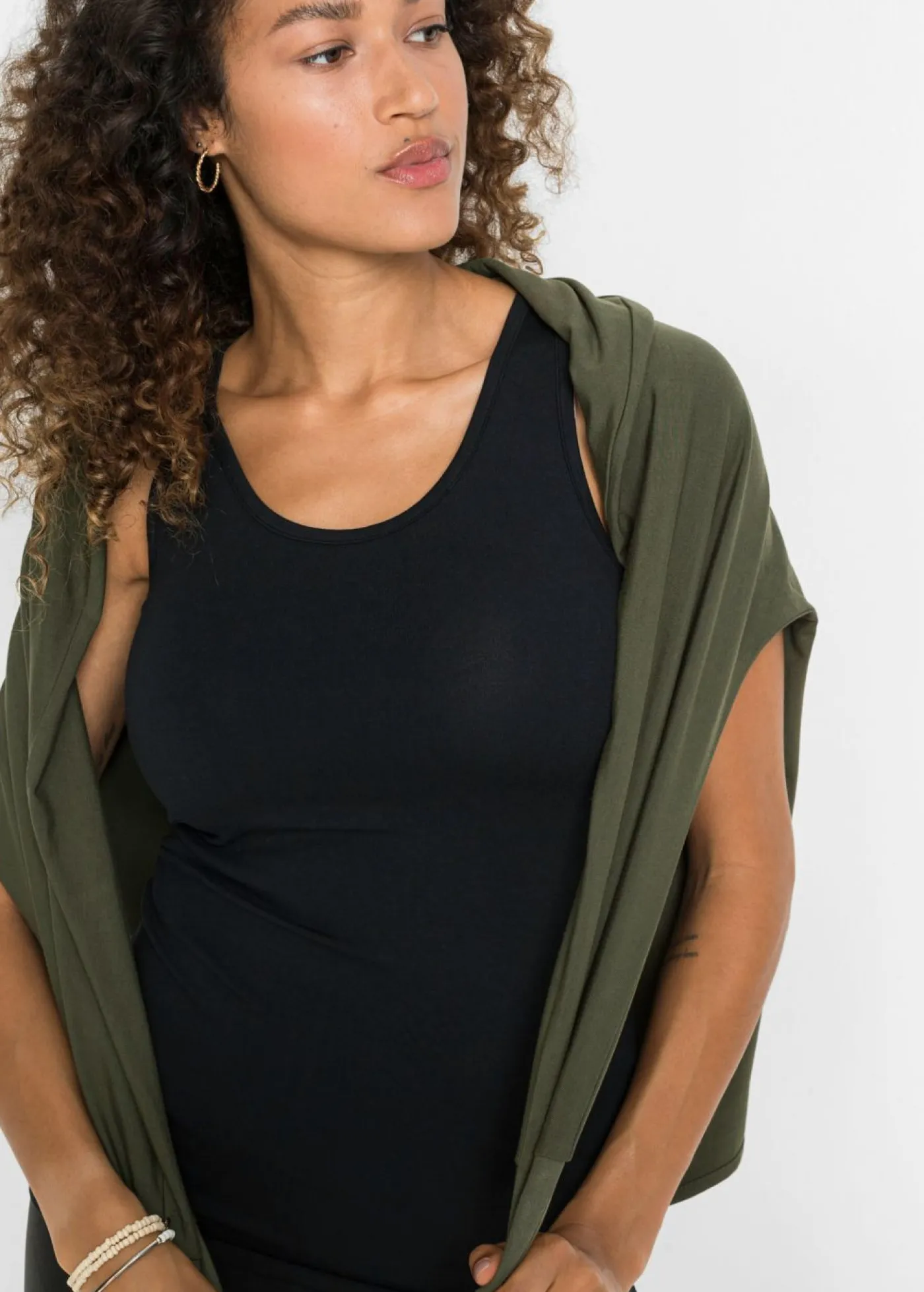 bonprix bonprix Camiseta larga de mezcla de viscosa Verde oliva oscuro-negro Sale