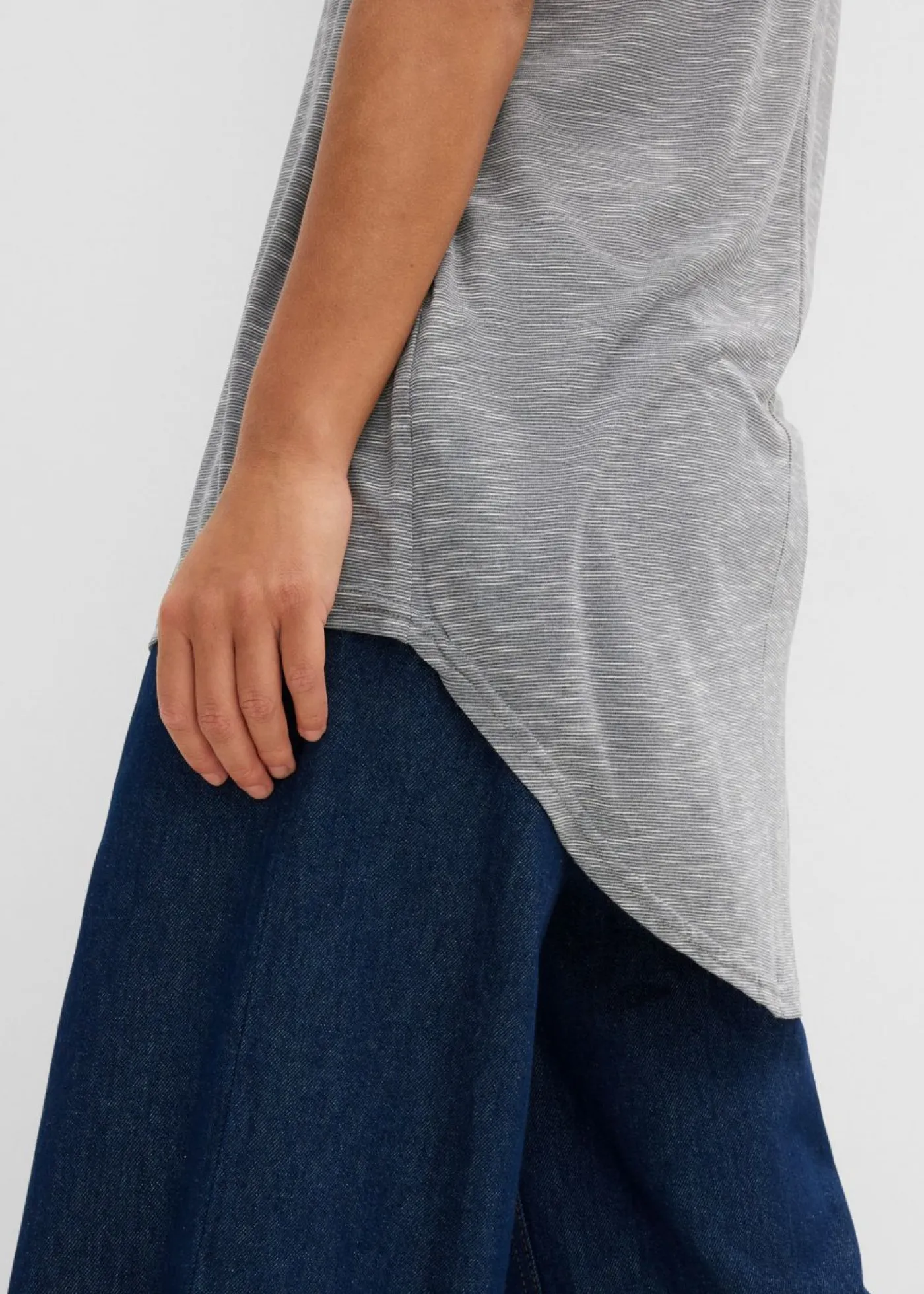bonprix bonprix Camiseta larga de mezcla de viscosa Gris Hot