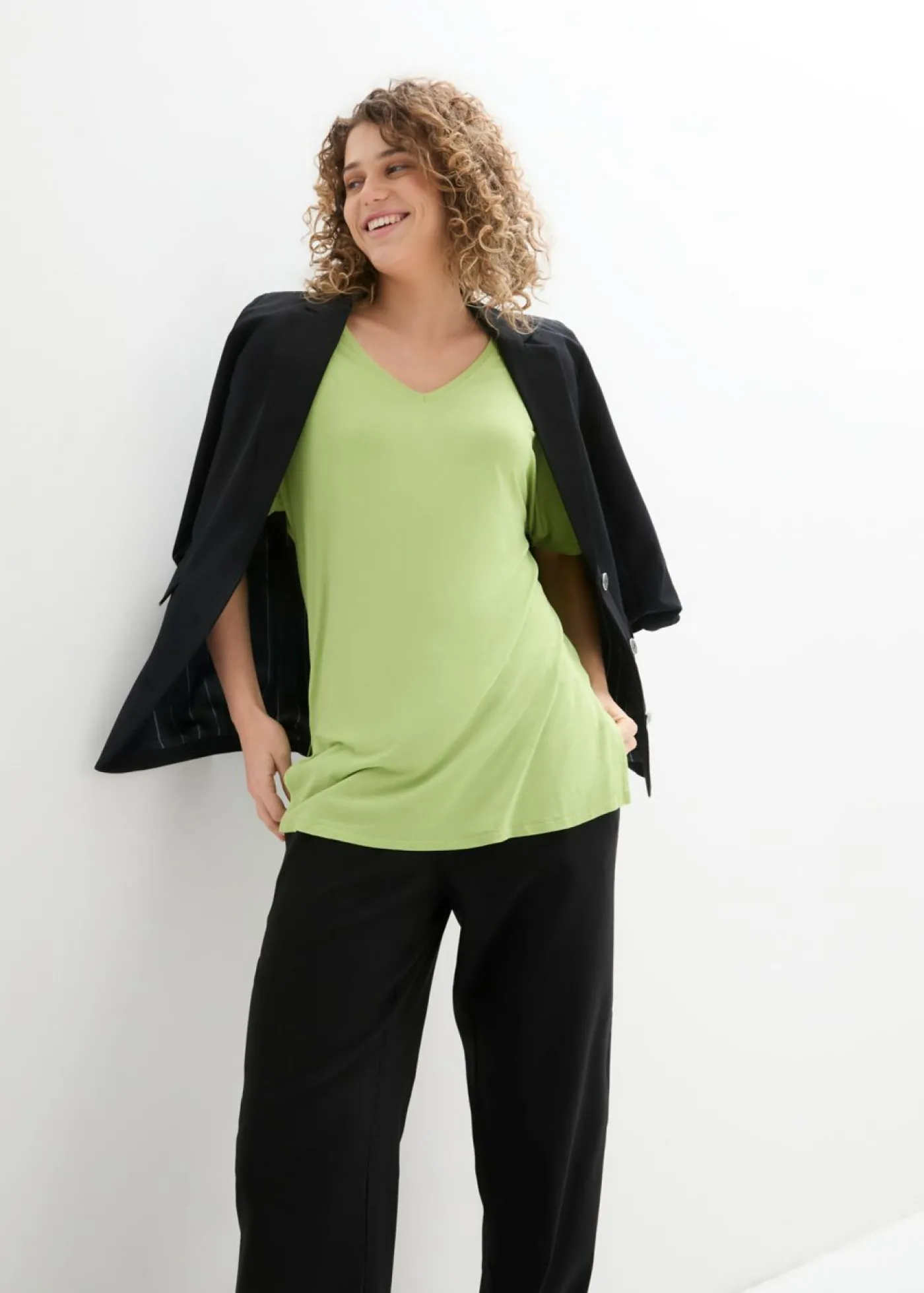 bonprix bonprix Camiseta larga de mezcla de viscosa sostenible Verde pera Outlet