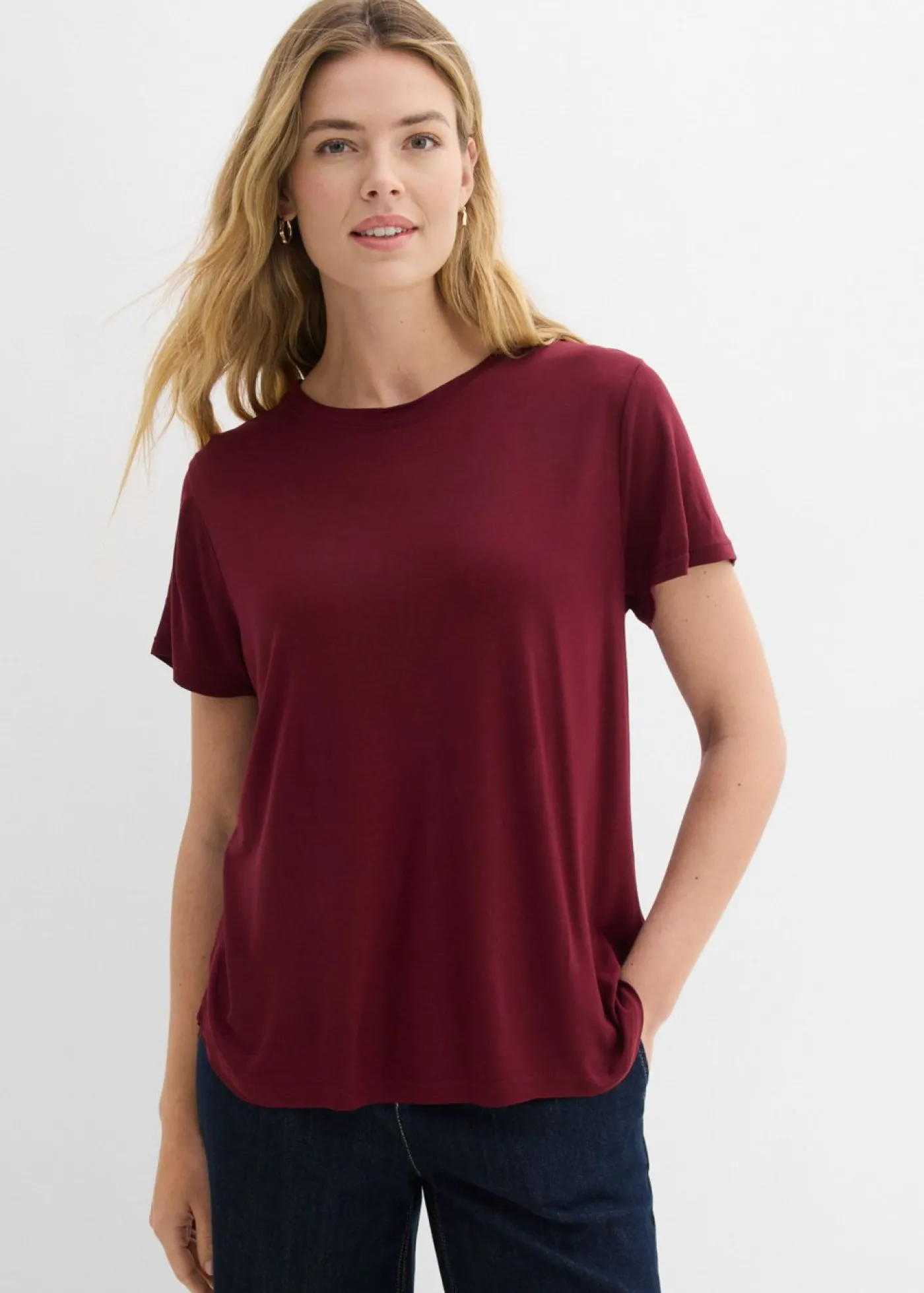 bonprix bonprix Camiseta larga de viscosa suave rojo avellana Hot