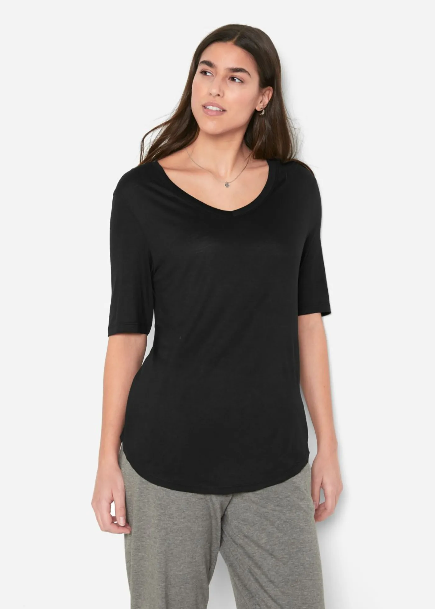 bonprix bonprix Camiseta larga de viscosa suave (2 unidades) Negro+blanco Hot