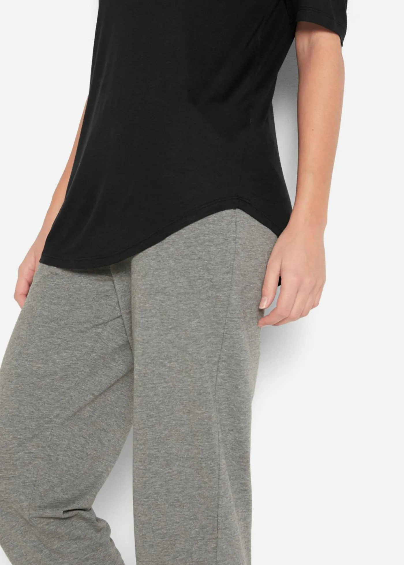 bonprix bonprix Camiseta larga de viscosa suave (2 unidades) Negro+blanco Hot