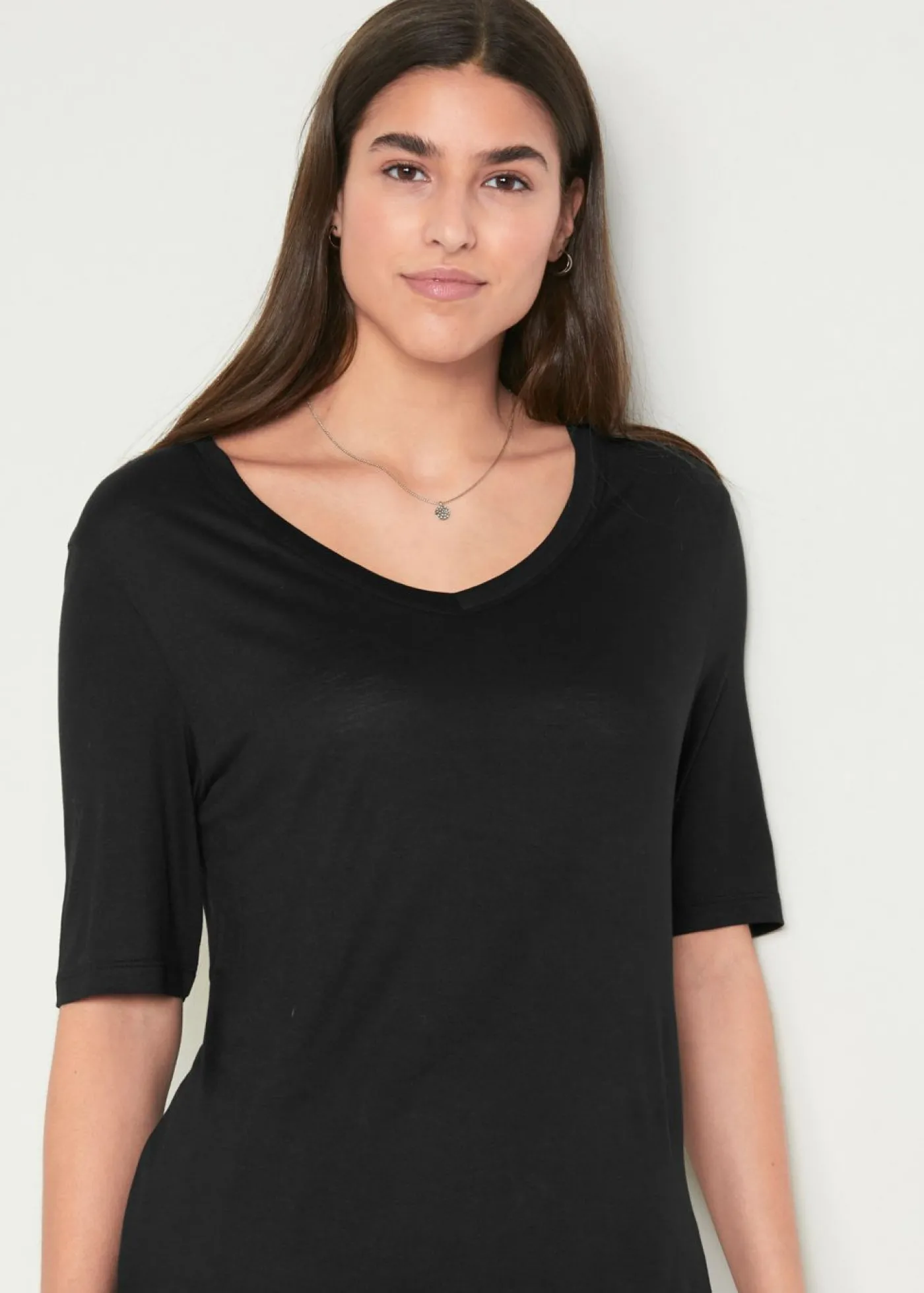 bonprix bonprix Camiseta larga de viscosa suave (2 unidades) Negro+blanco Hot