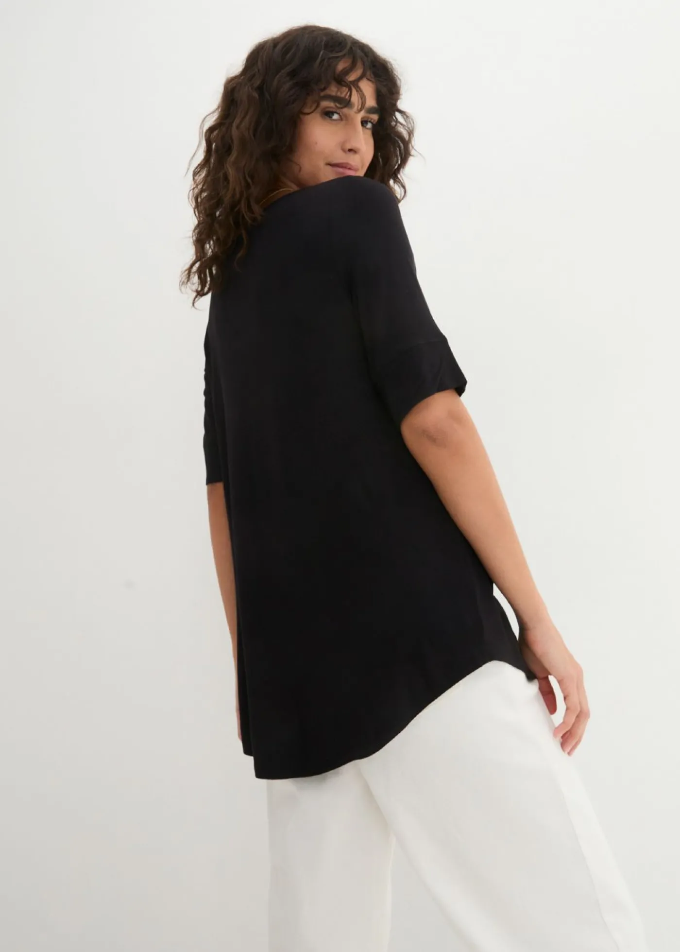 bonprix bonprix Camiseta larga de viscosa suave Negro Sale