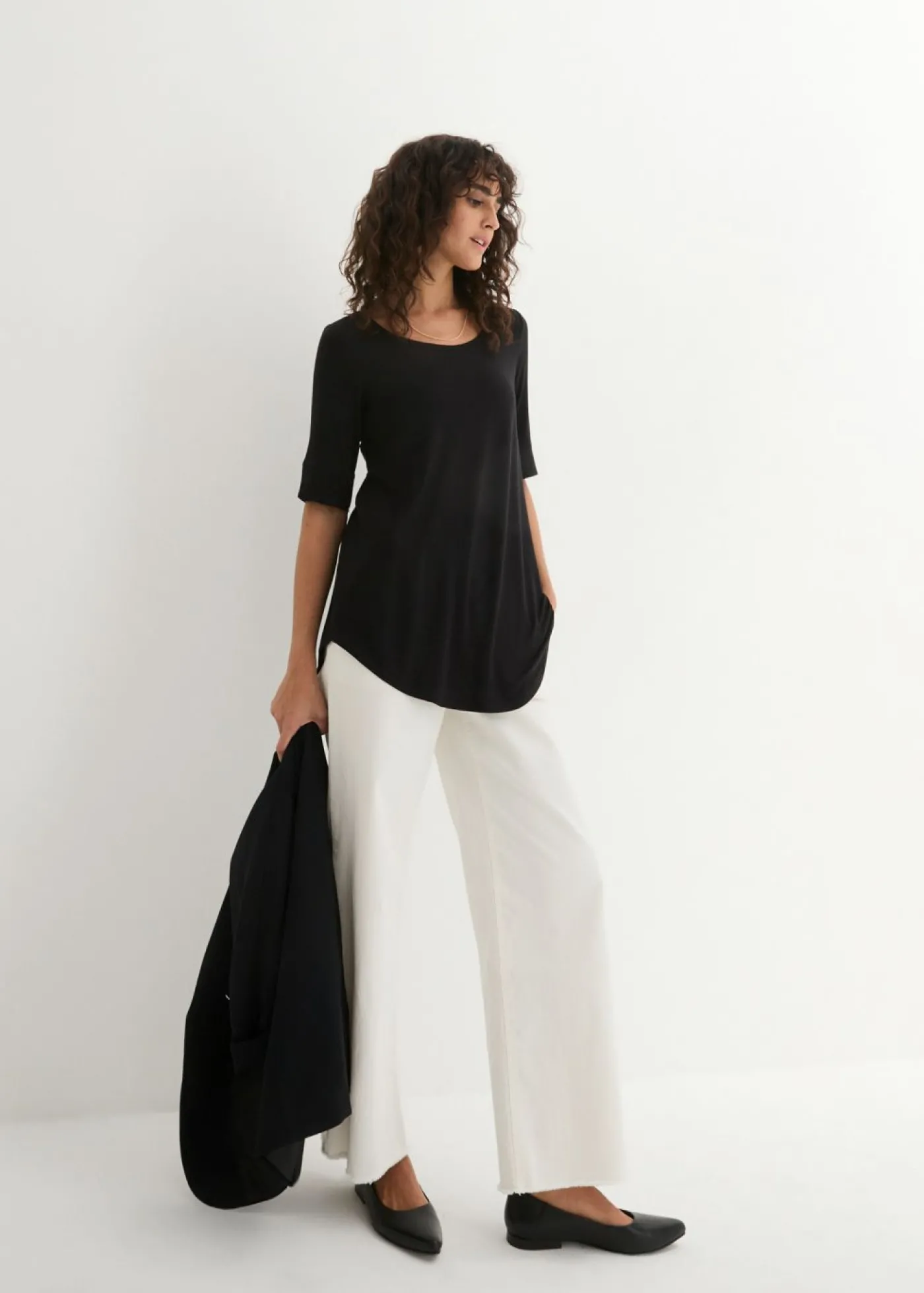 bonprix bonprix Camiseta larga de viscosa suave Negro Sale