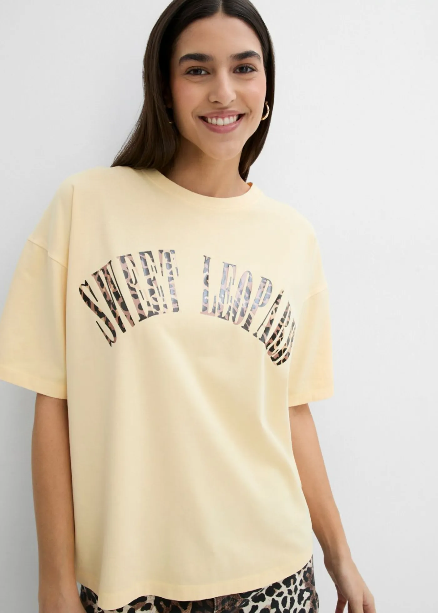 bonprix bonprix Camiseta oversize en suave mezcla de algodón Amarillo claro estampado Outlet